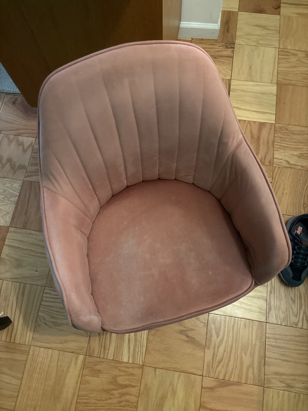 Pink Velvet Accent Chair - photo 2