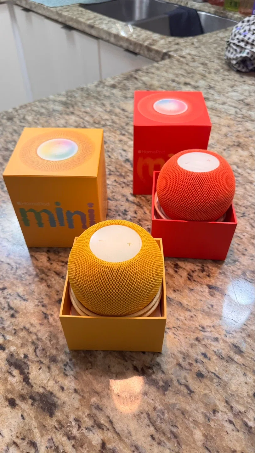 Apple HomePod Mini - Orange & Red