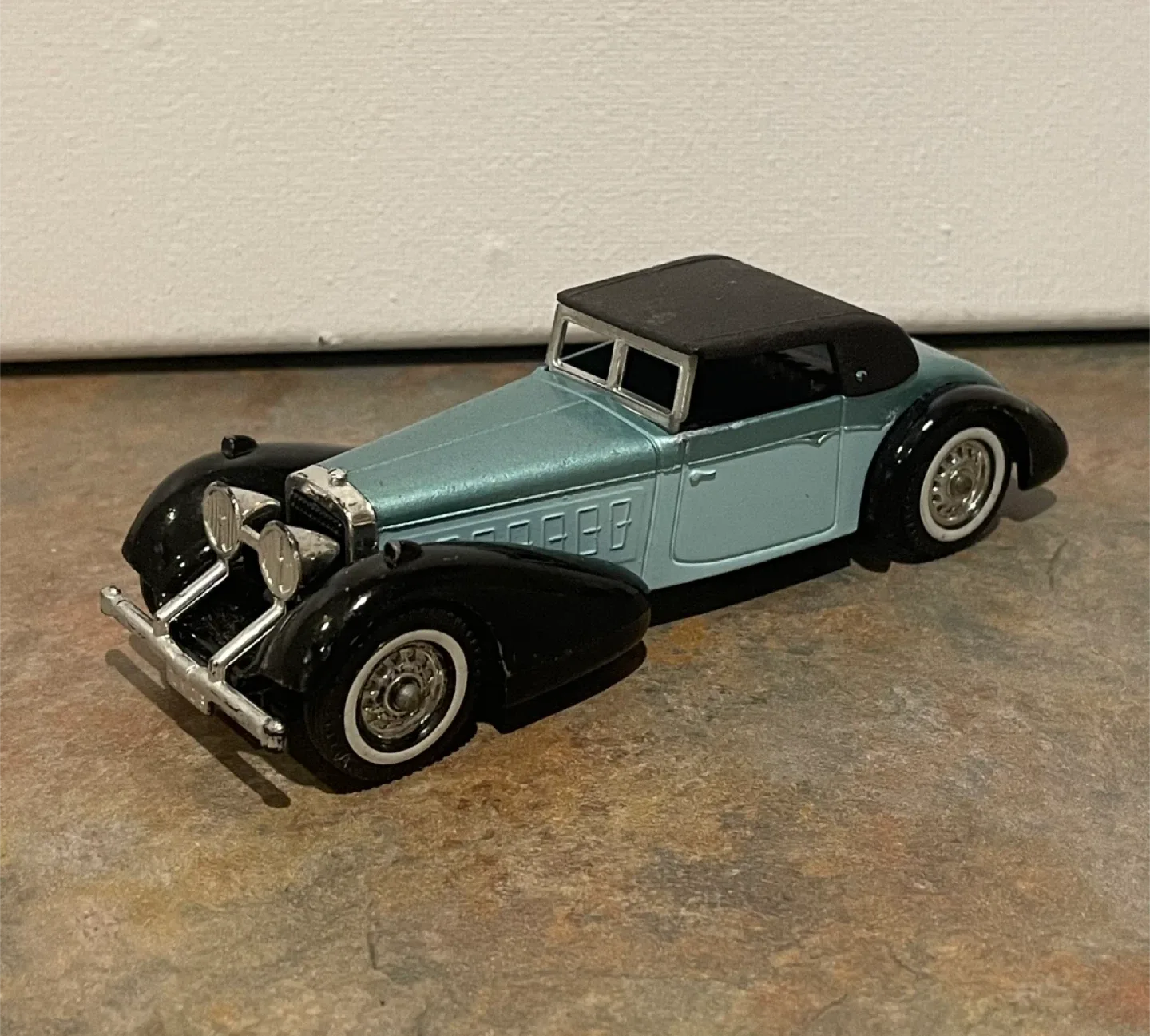 1938 Hispano-Suiza 1973 Diecast car 1:48 image indicator(2)