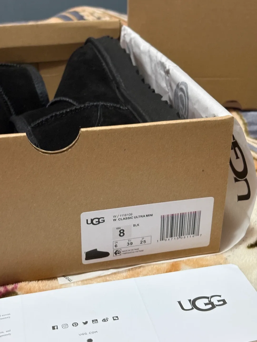 UGG Classic Ultra Mini - Black, Size 8 image indicator(4)