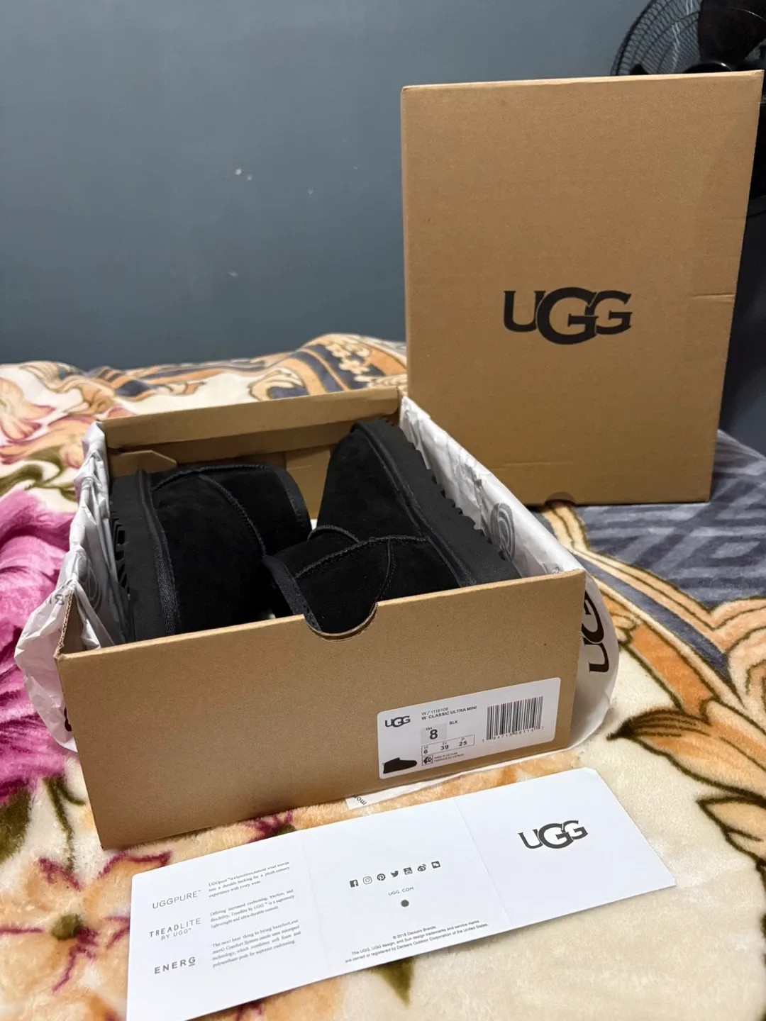 UGG Classic Ultra Mini - Black, Size 8 image indicator(3)
