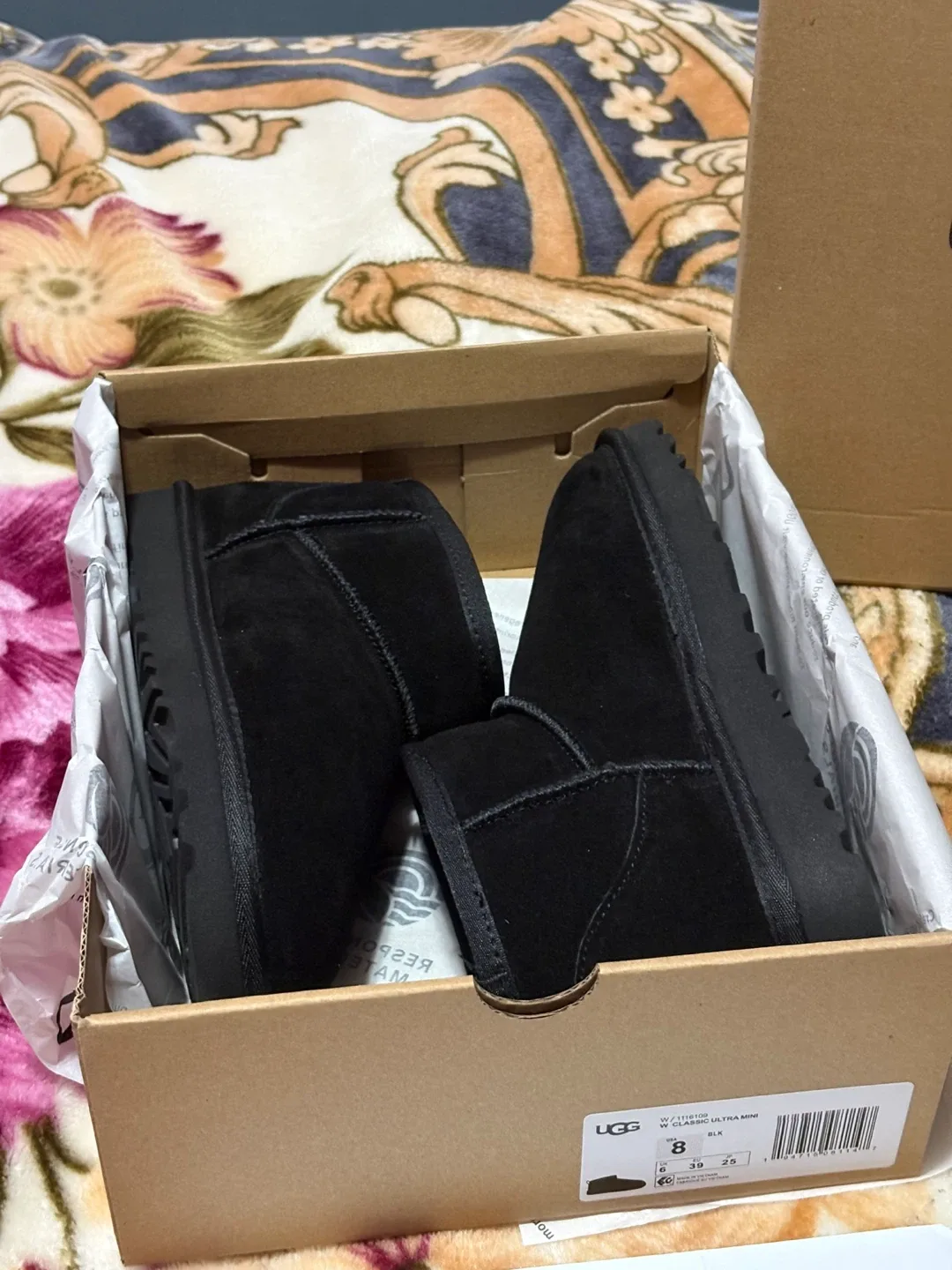 UGG Classic Ultra Mini - Black, Size 8 image indicator(2)