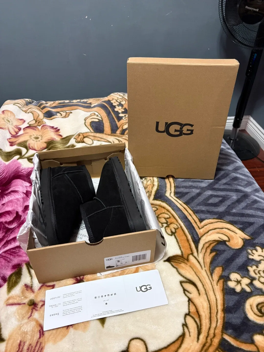 UGG Classic Ultra Mini - Black, Size 8