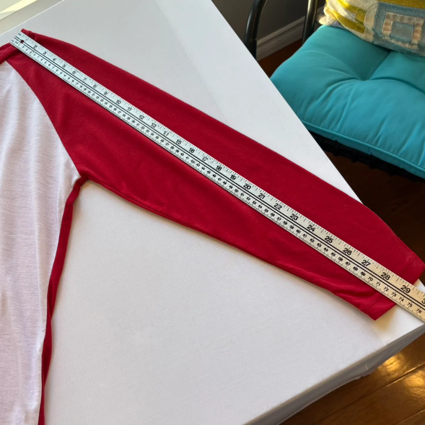 Humane Society Canada Pugs Kisses Christmas Raglan Sleeve Shirt image indicator(8)