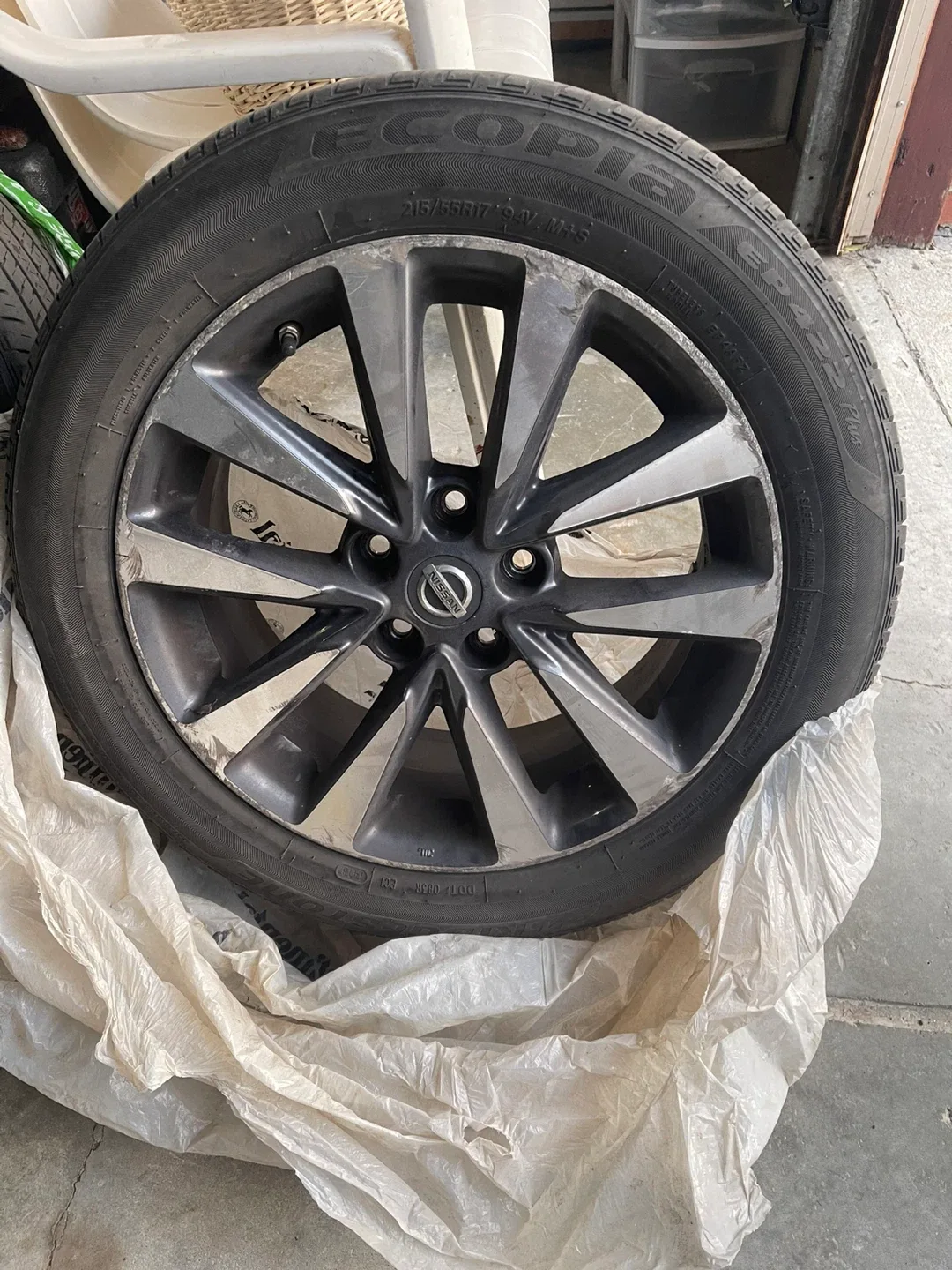 Nissan Rims with Bridgestone Ecopia Tires - 215/55R17 image indicator(4)