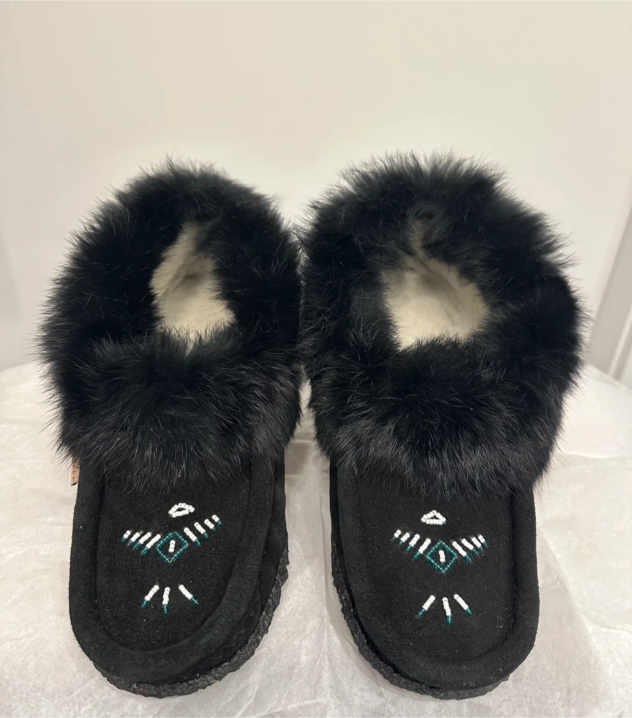 Laurentian Chief Black Moccasins-Woman’s Size 8
