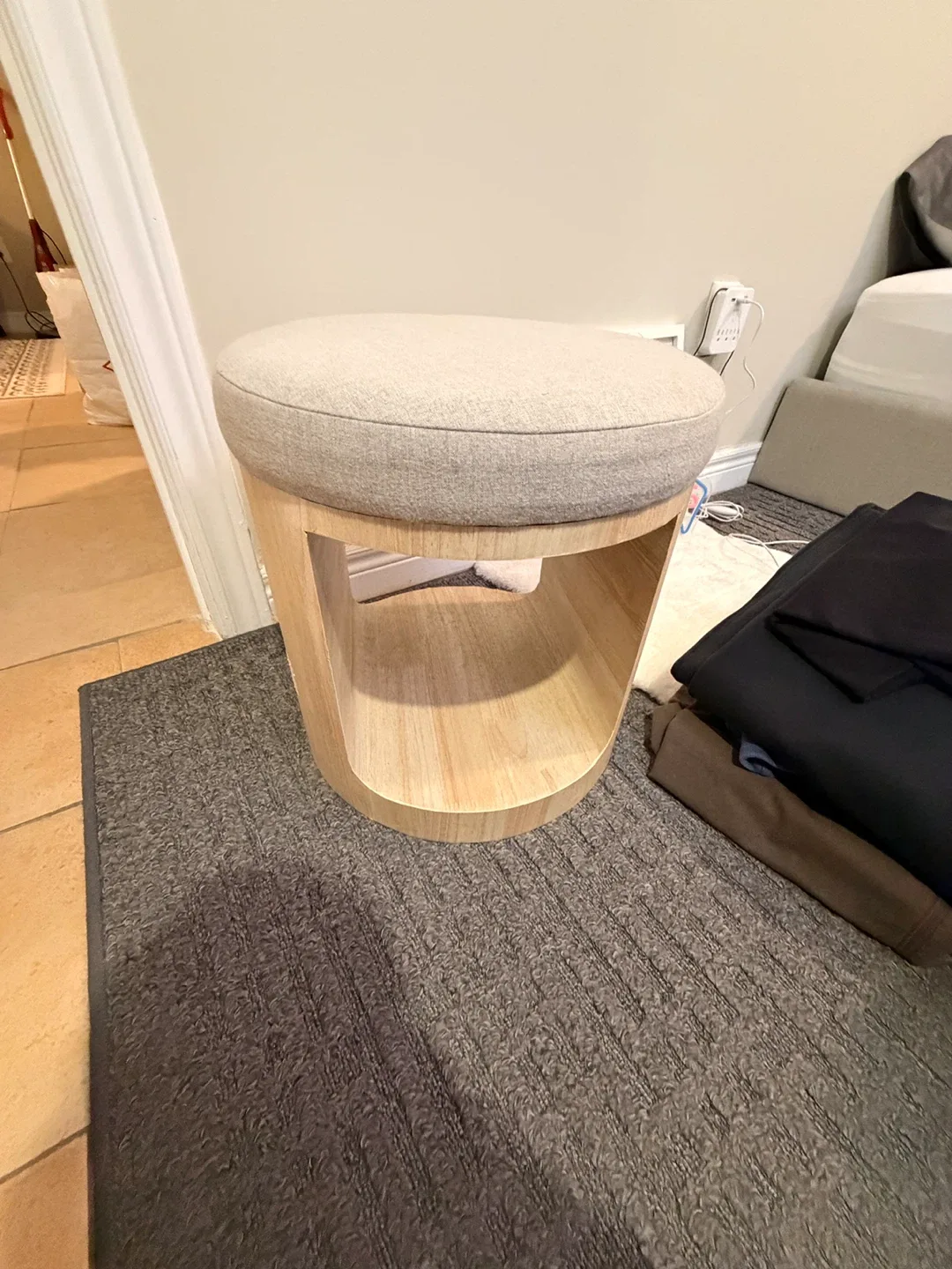 Various Furniture Items (moving out sale) image indicator(3)