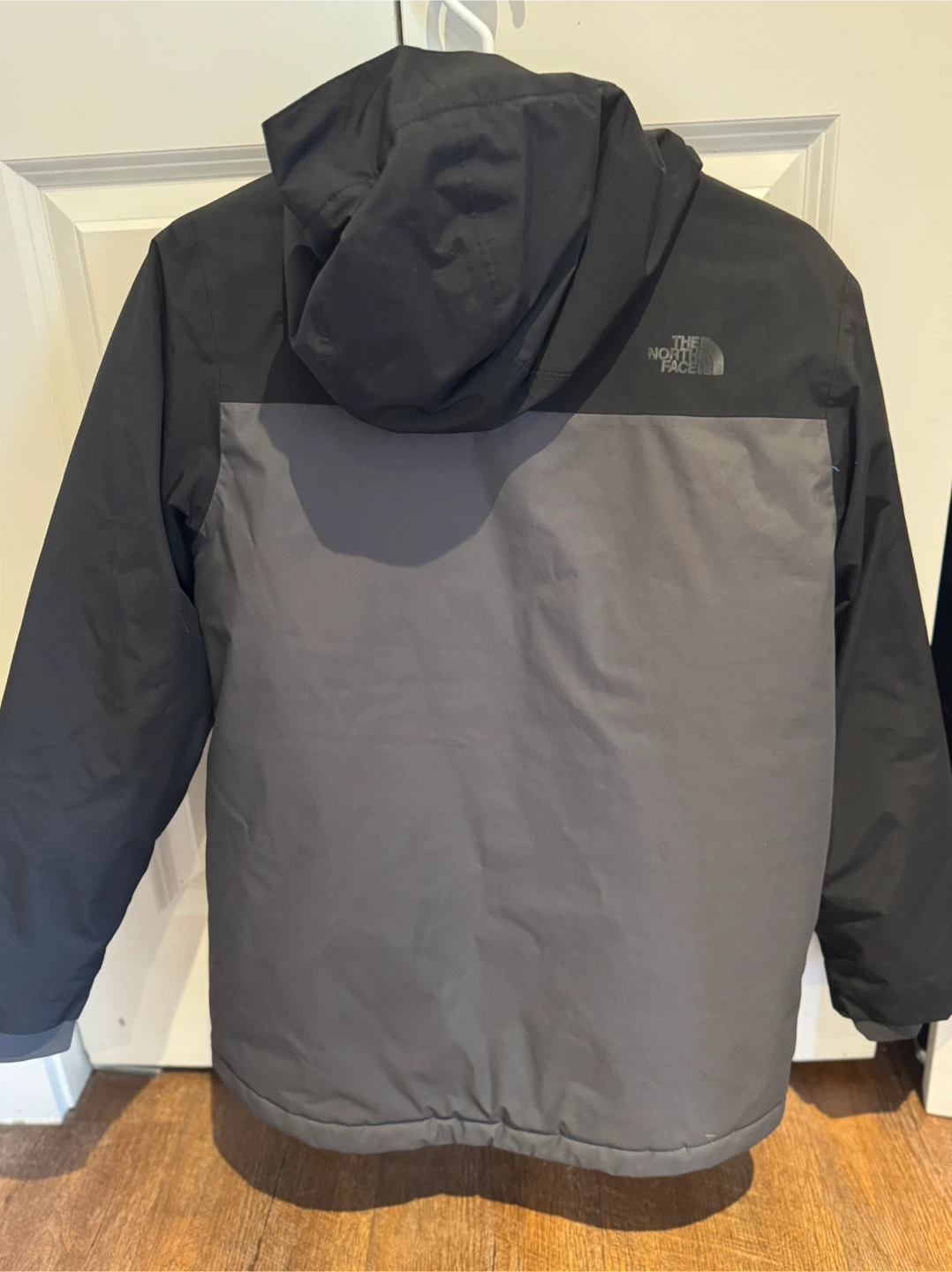 The North Face Boy's L (14/16) Jacket - Grey & Black - photo 4