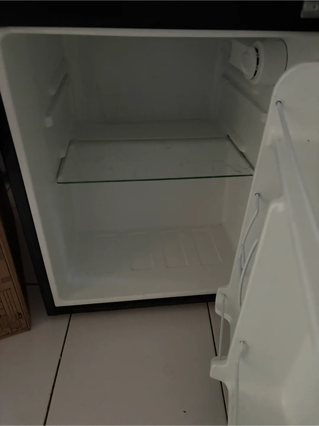 Whirlpool Compact Refrigerator image indicator(3)