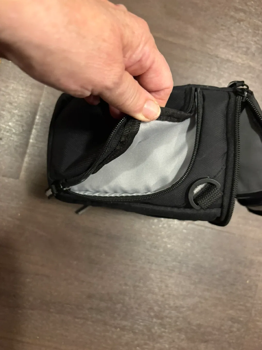 Case Logic Camera Bag - Black image indicator(2)