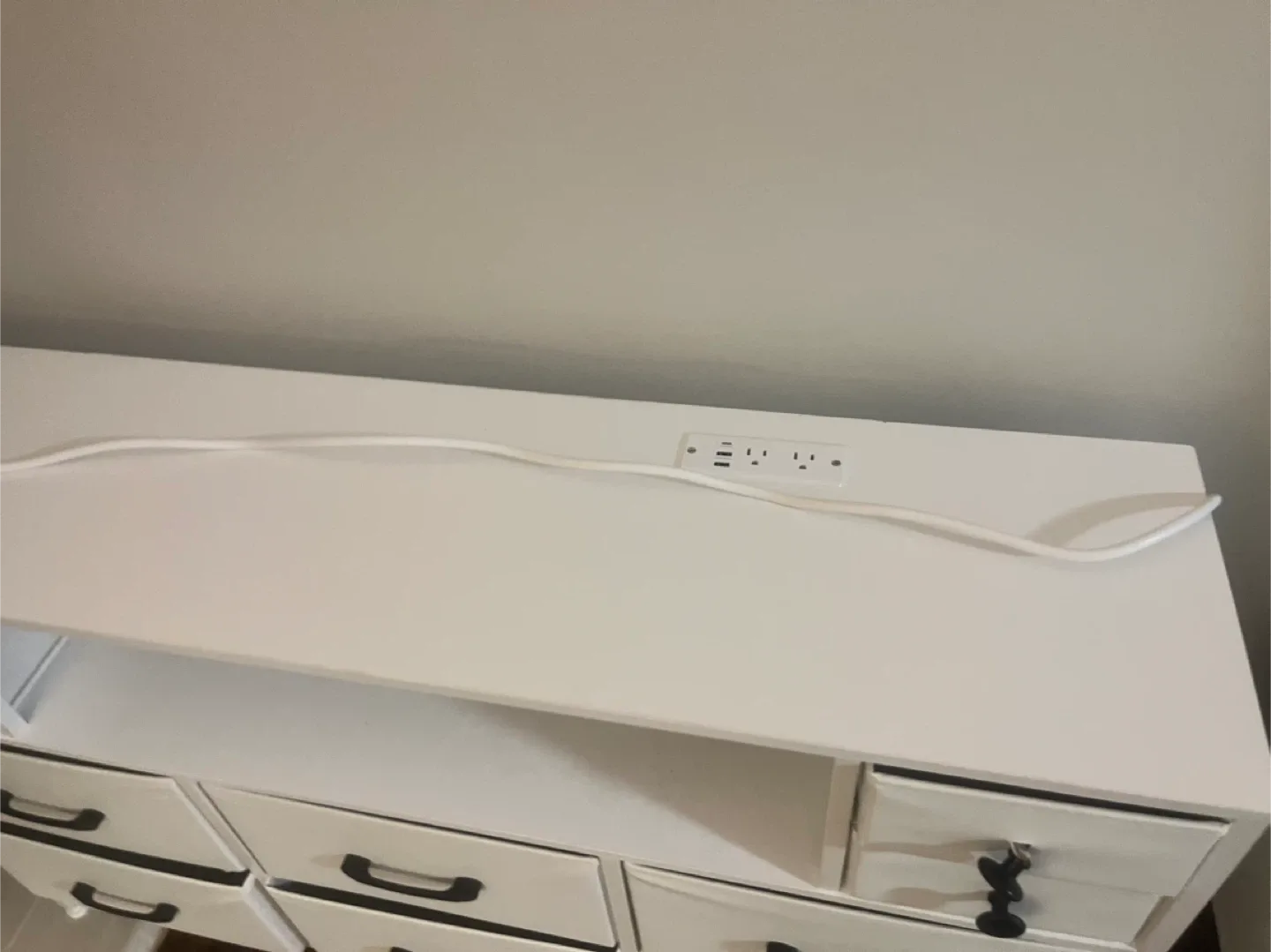 White 9-Drawer Dresser image indicator(2)