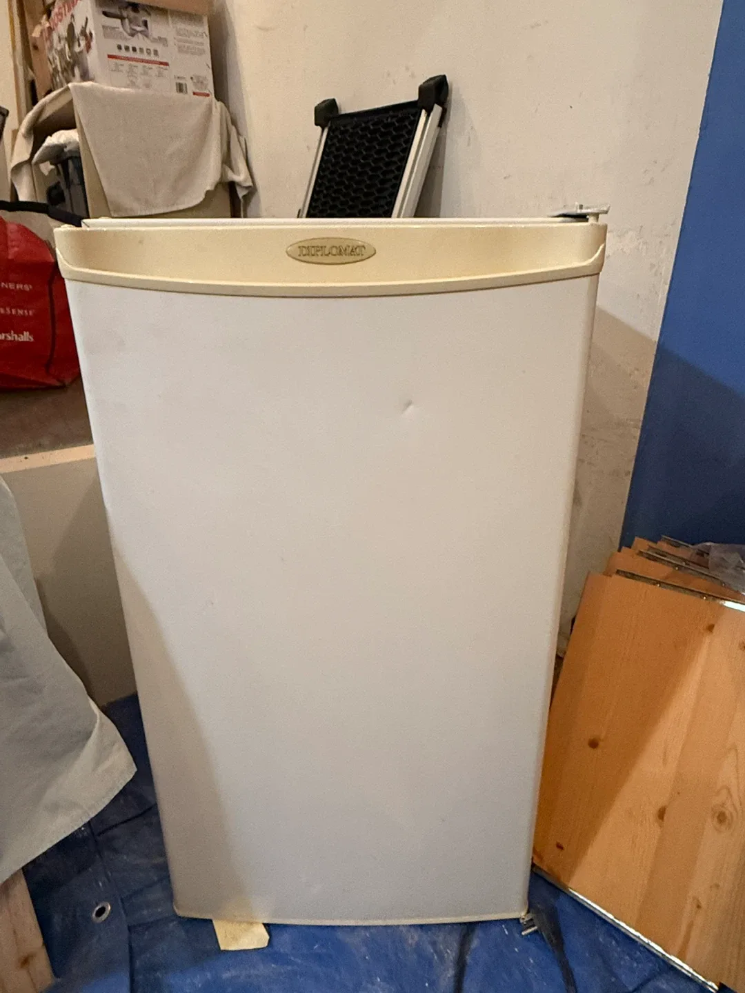 Diplomat Compact Mini Fridge - White