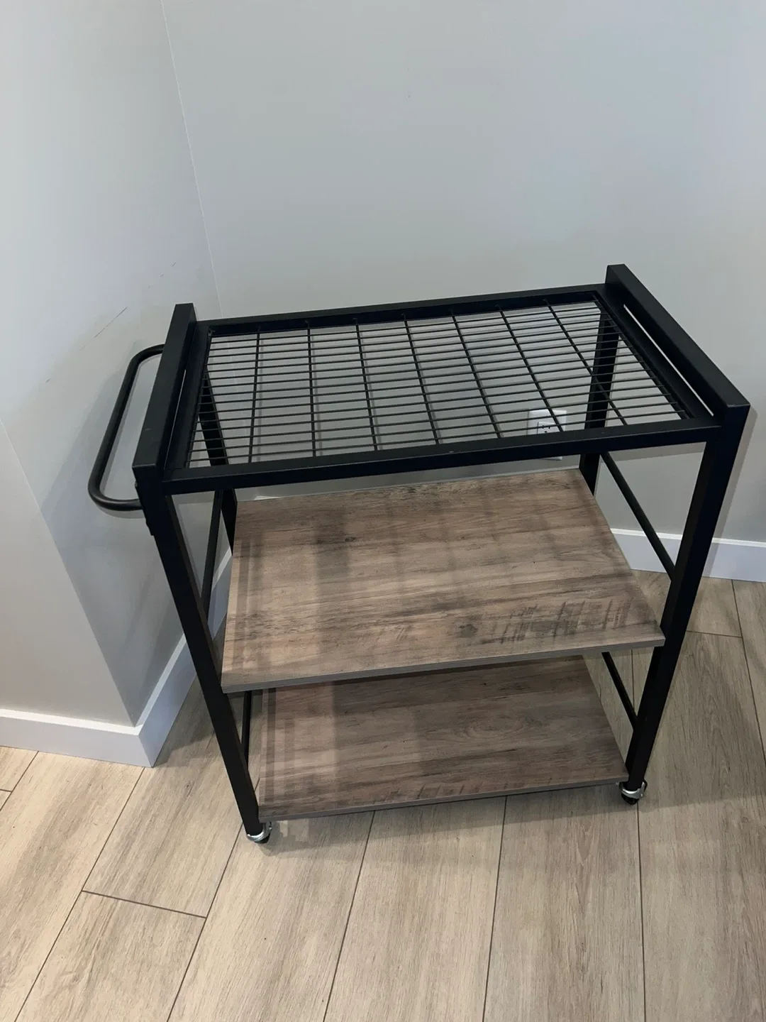 Rolling Bar Cart with removable tray image indicator(3)