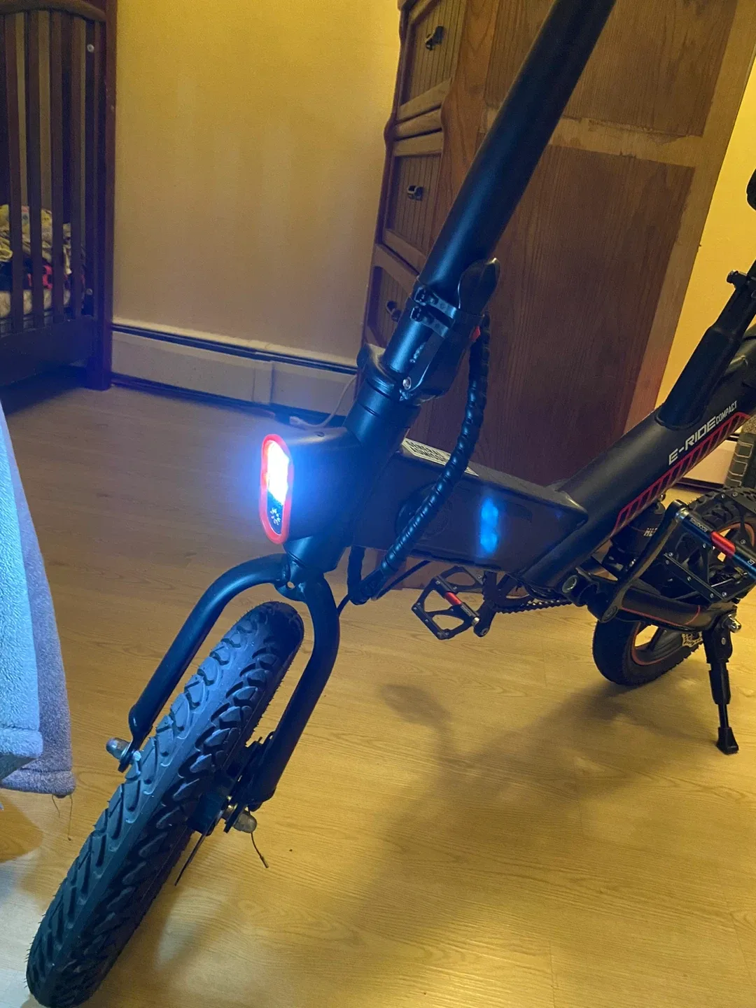 E-Ride Compact Folding Electric Bike image indicator(2)