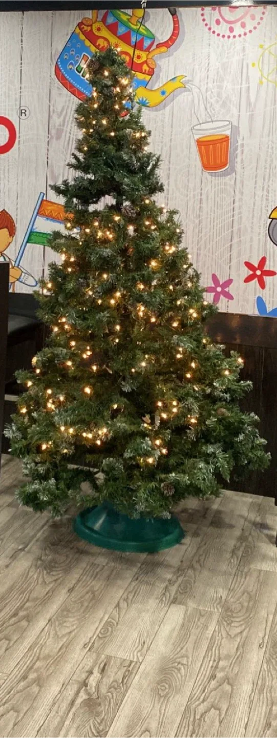 Artificial Christmas Tree in Box - used