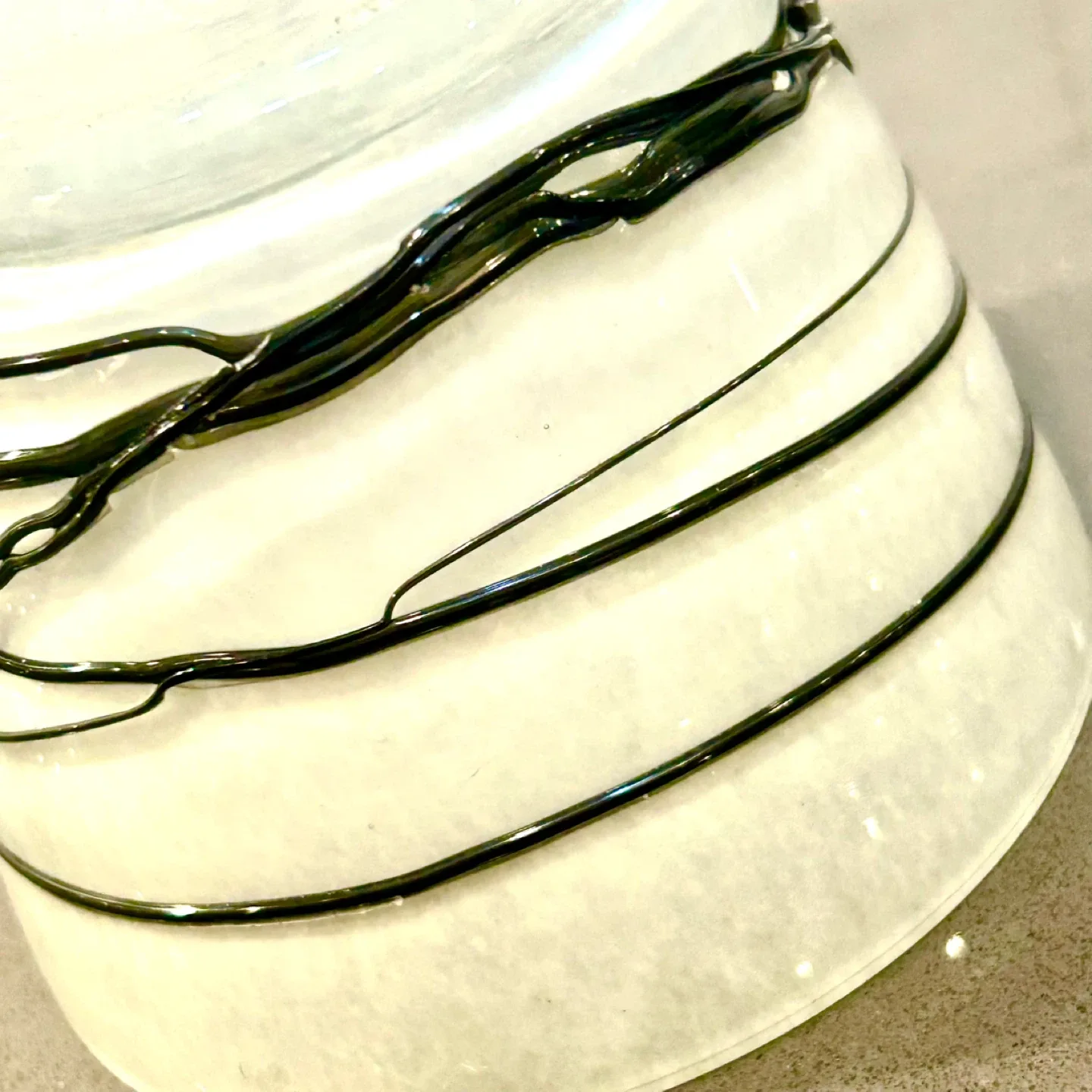 Baobab Luxury Candle Vessel – Hand-Applied Linework image indicator(7)