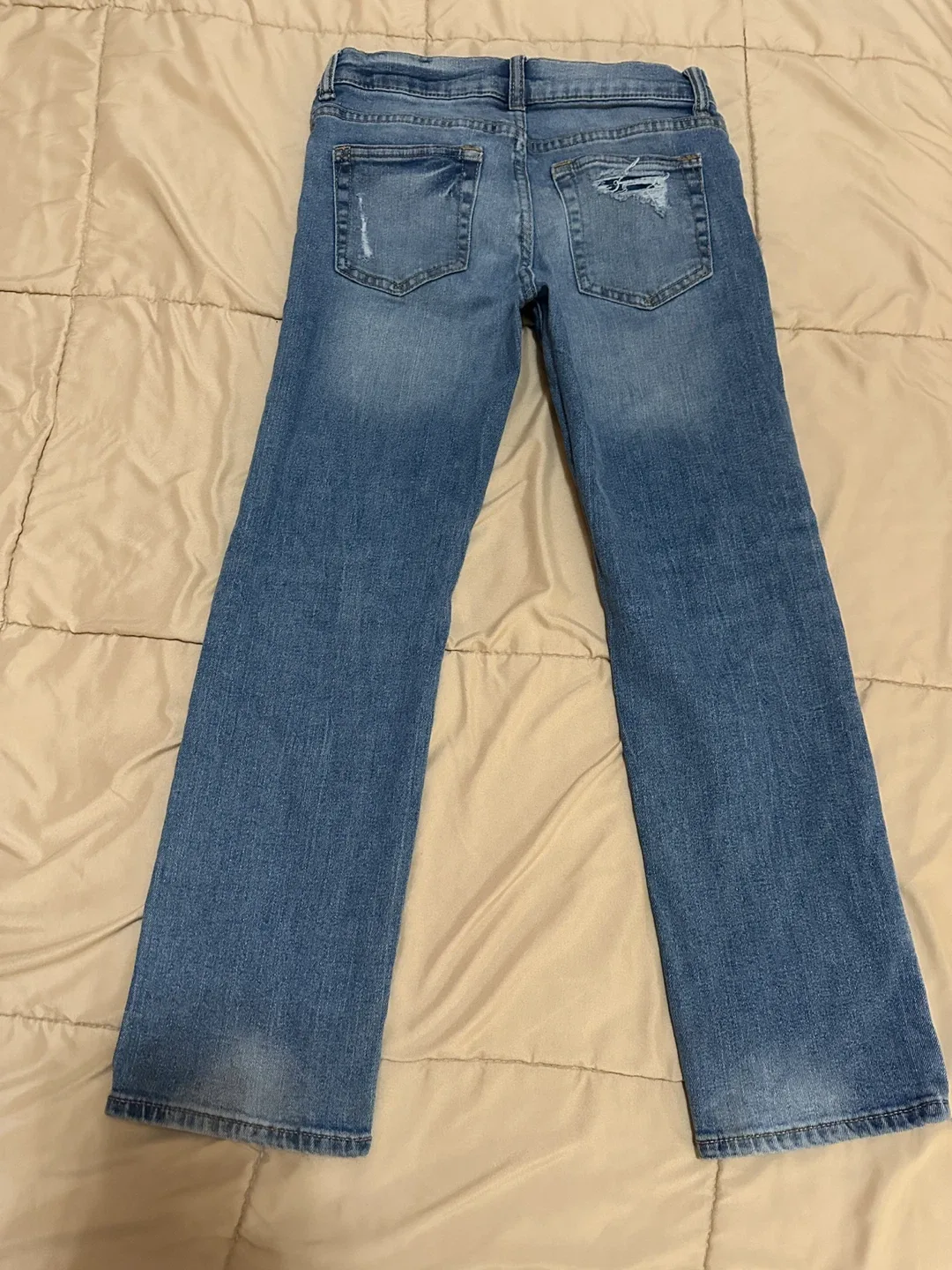 Kids Clothing Bundle: Assorted Sizes image indicator(8)