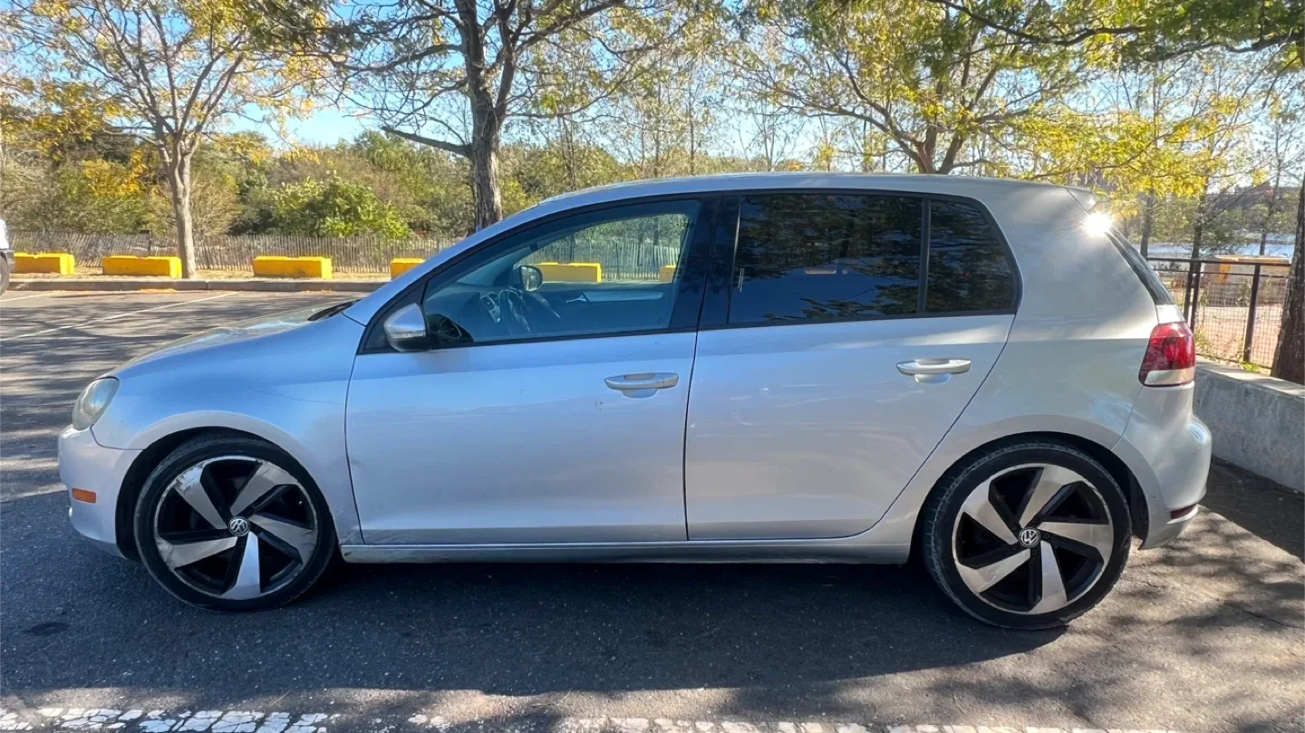 Silver Volkswagen Golf image indicator(7)