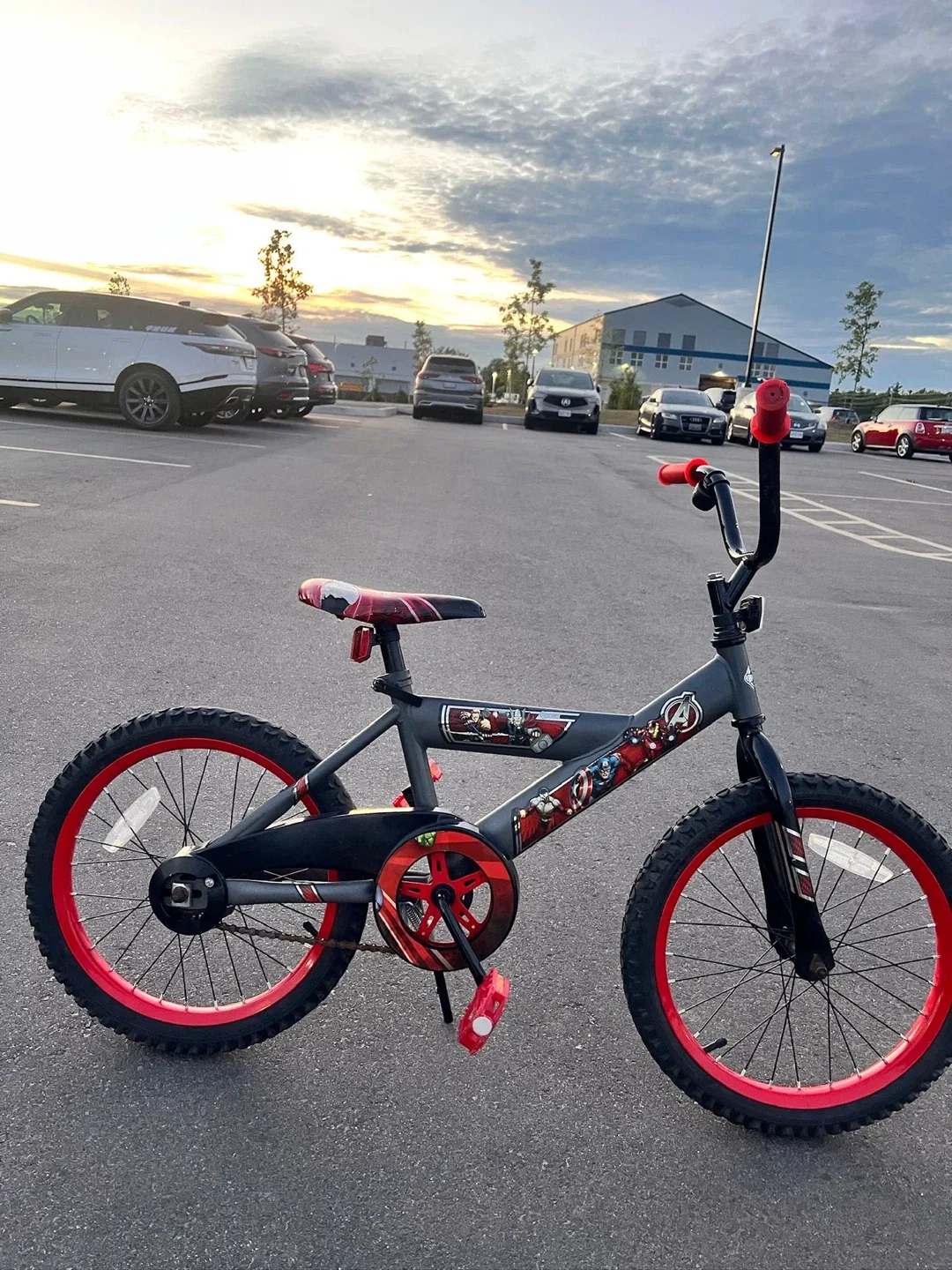 Avengers Kids Bike - 16 inch image indicator(2)