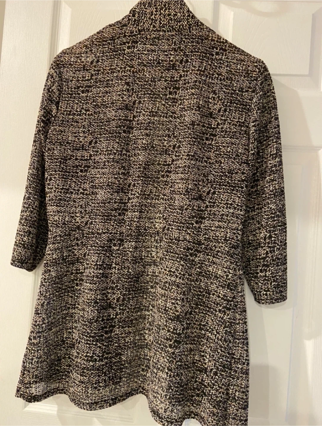 Frank Lyman Grey Black (Hint of Gold) Cardigan - Size M - photo 2