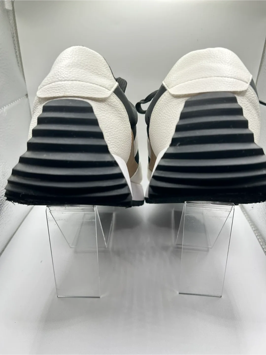 Size 7.5 - Black, White & Beige Fashion Sneakers image indicator(7)