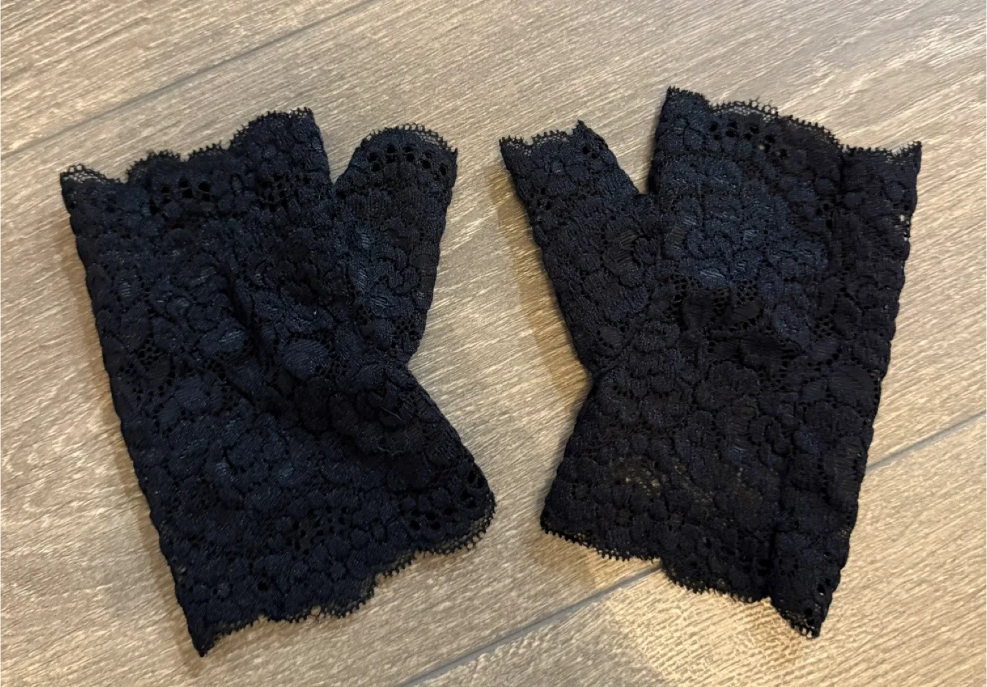 Black Lace Fingerless Gloves