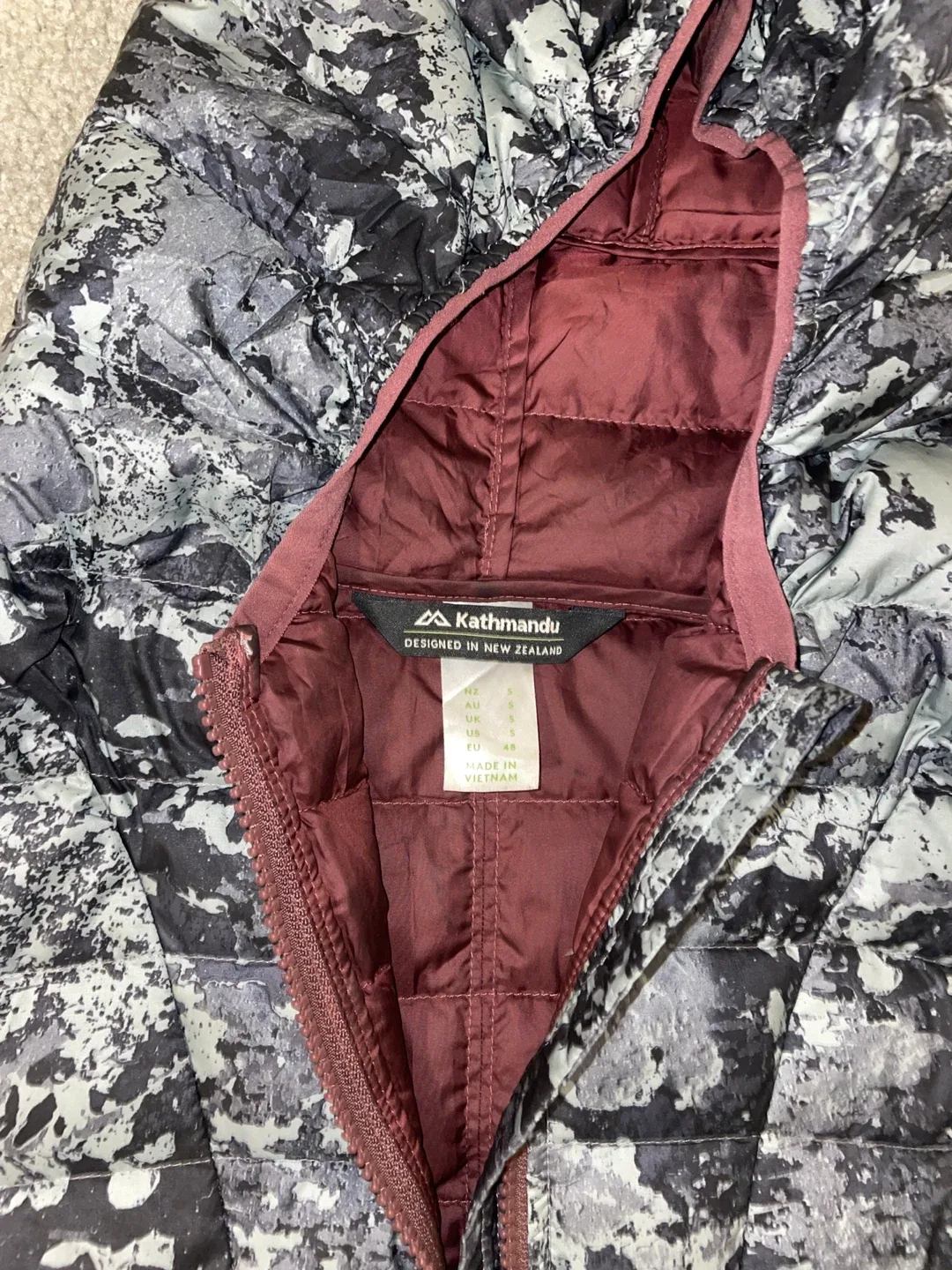 Kathmandu Puffer Jacket - Size S image indicator(4)
