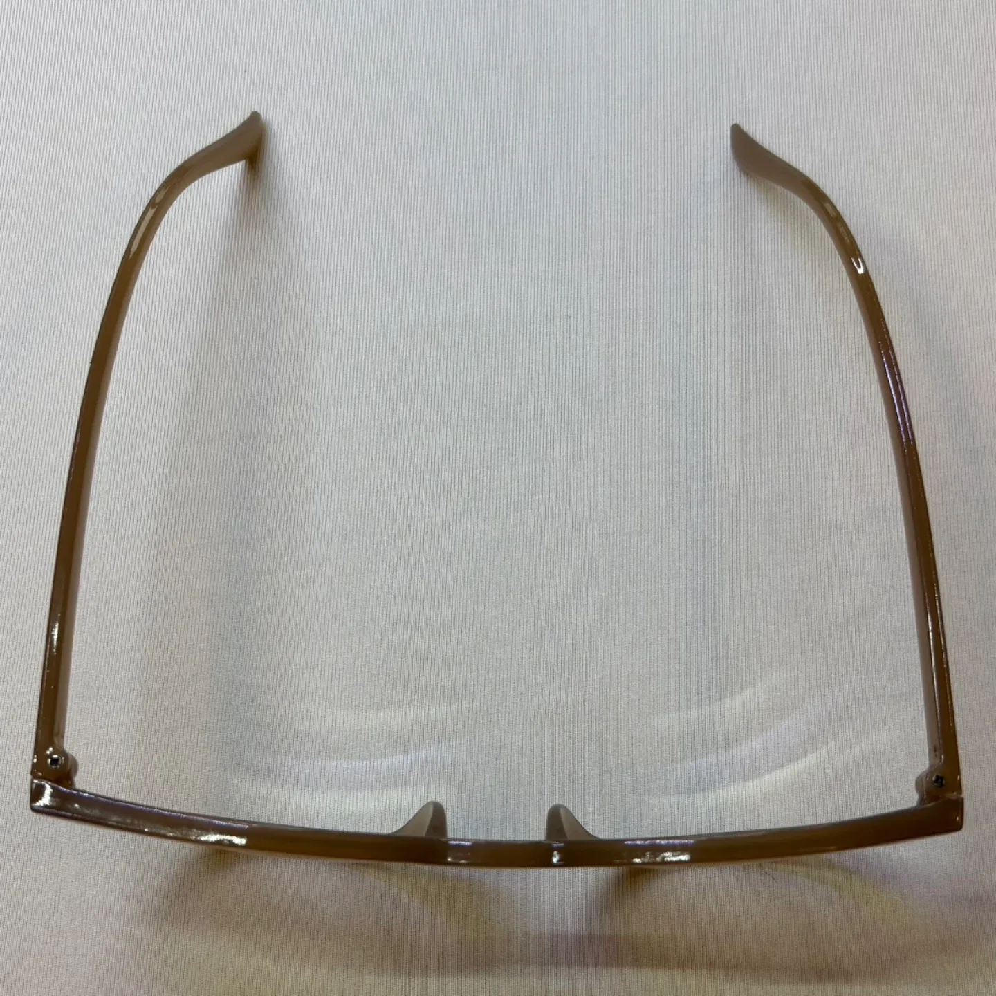 Meet Glasses Light Tint Round Brown Gradient Lens Sunglasses (5) image indicator(3)