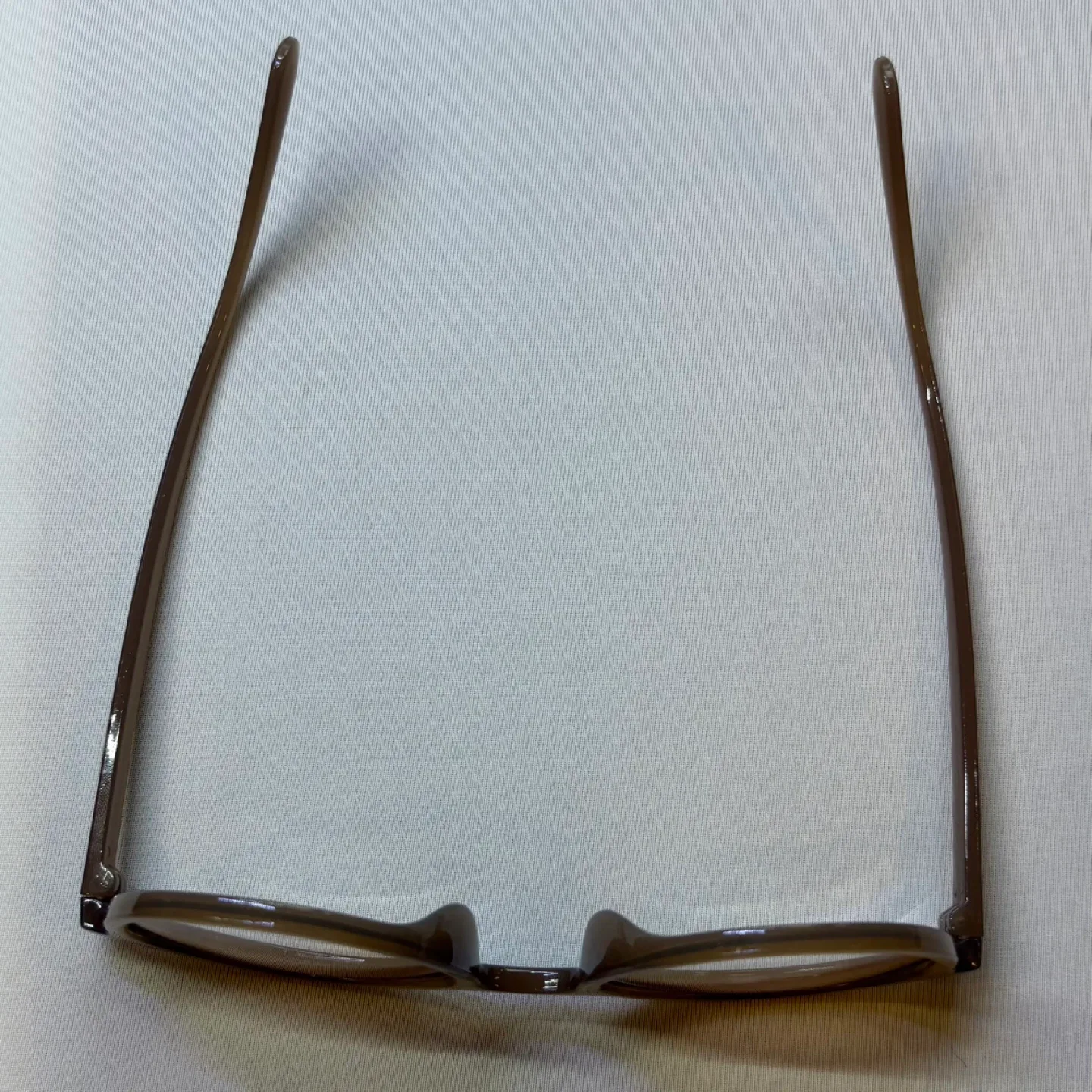 Meet Glasses Light Tint Round Brown Gradient Lens Sunglasses (5) image indicator(2)