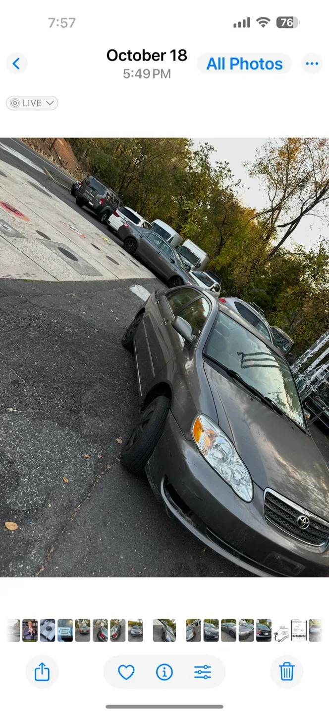 Toyota Corolla Sedan image indicator(6)