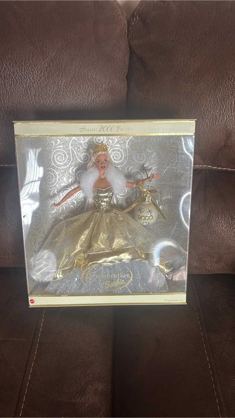 Mattel Celebration Barbie Special 2000 Edition - New