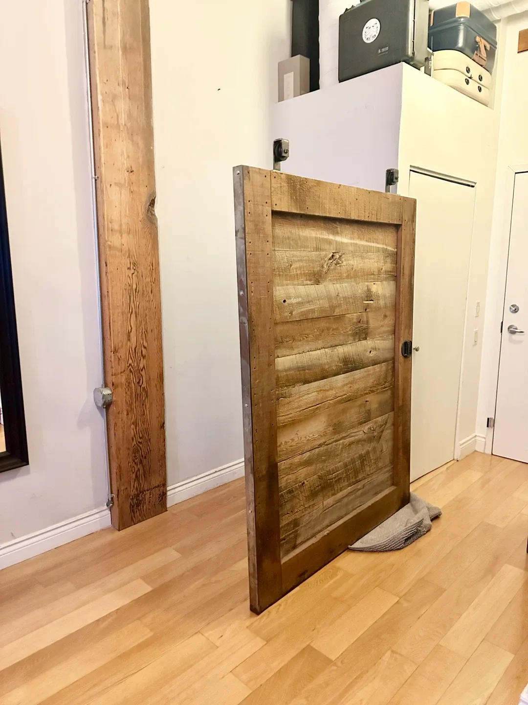 LARGE SLIDING BARN DOOR / PARTITION WALL VINTAGE RECLAIMED WOOD image indicator(10)