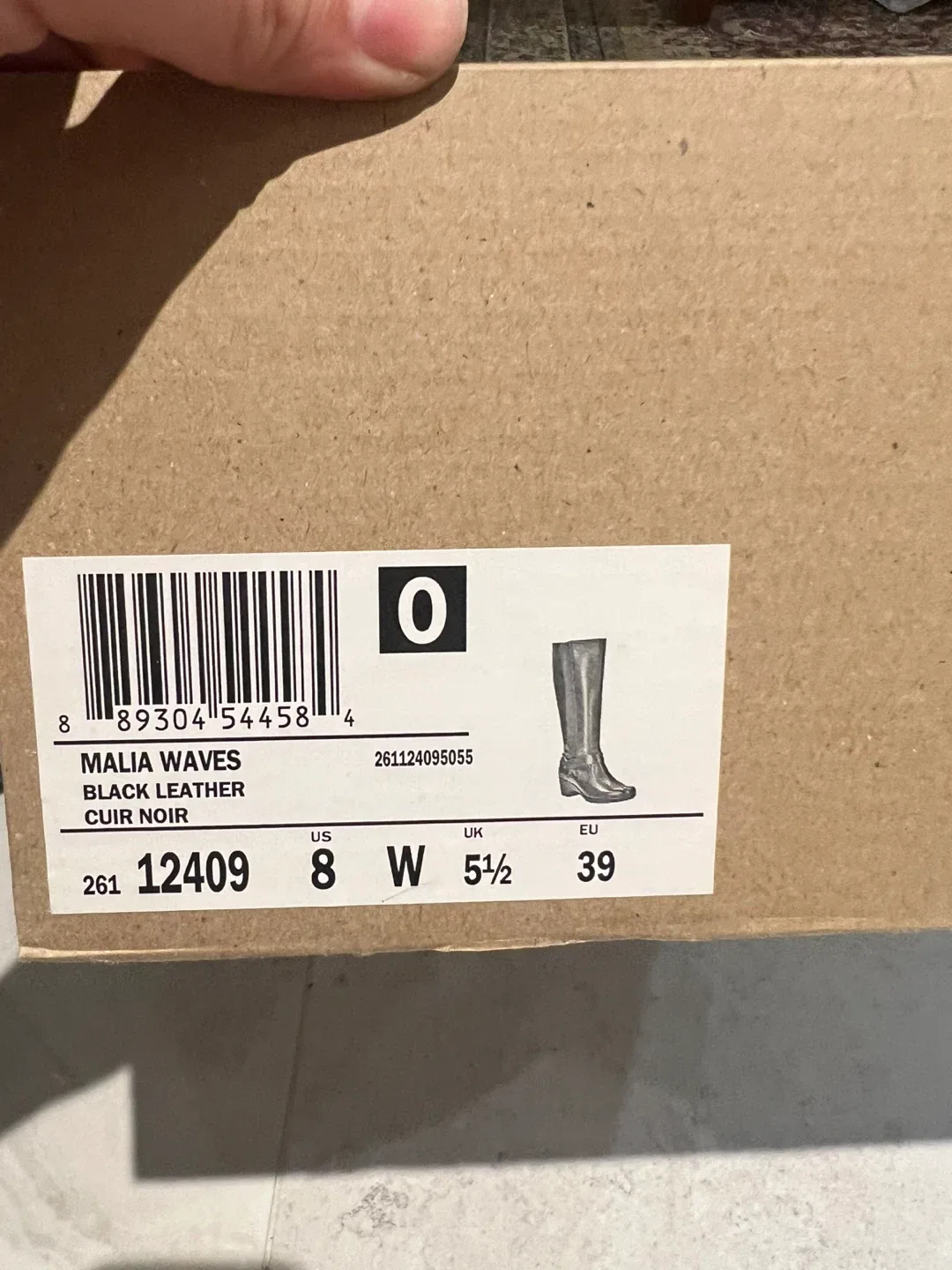 New Clarks Leather Boots - Size 8W image indicator(3)