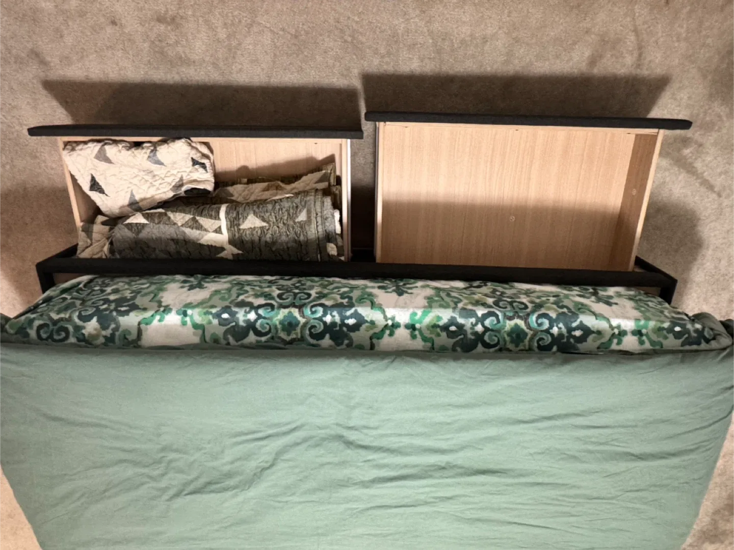 Queen bed with storage image indicator(4)