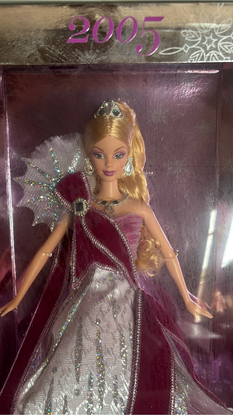 2005 Holiday Barbie by Bob Mackie Doll - photo 3