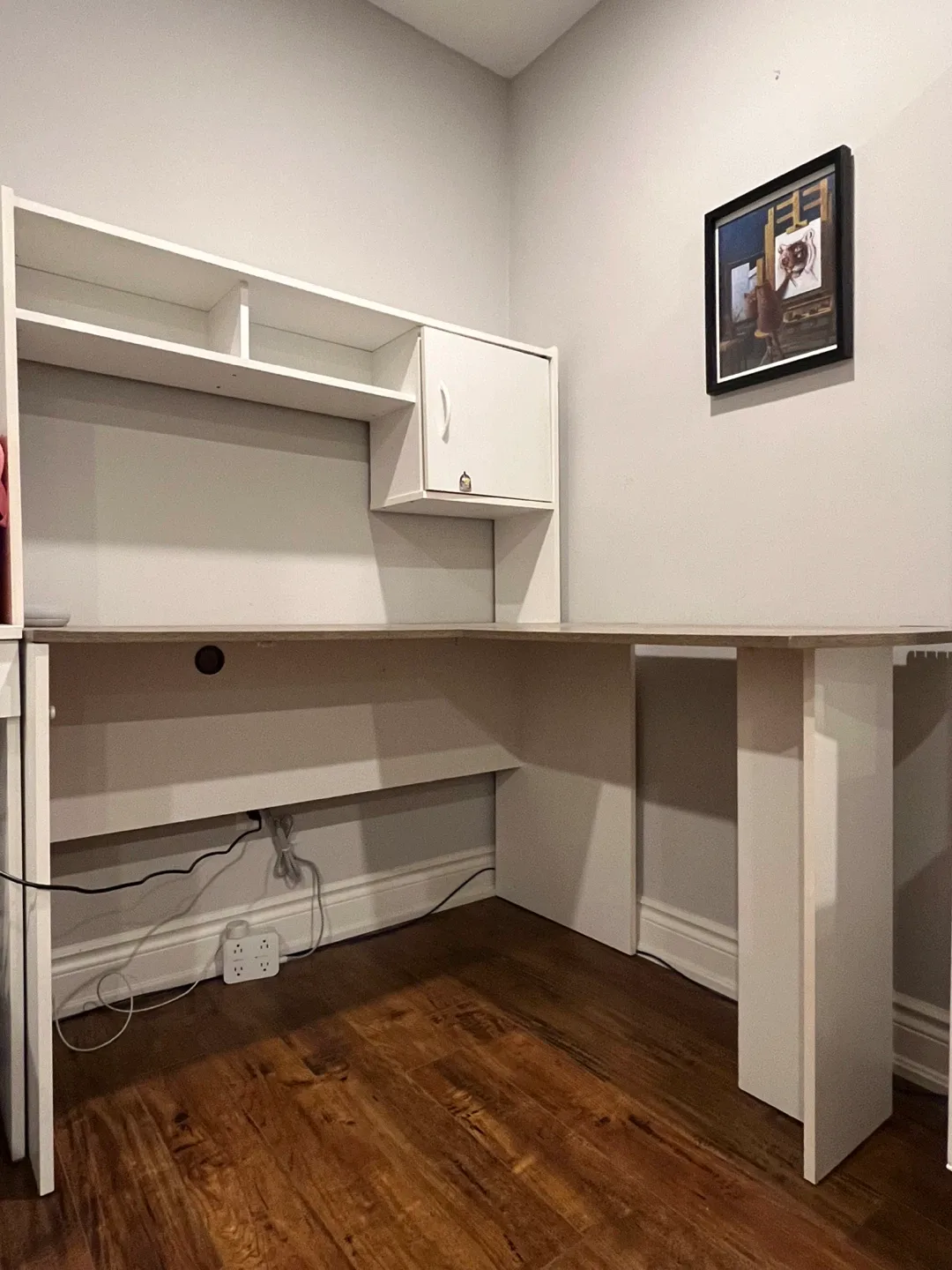 Corner Desk with Hutch - White & Wood image indicator(2)