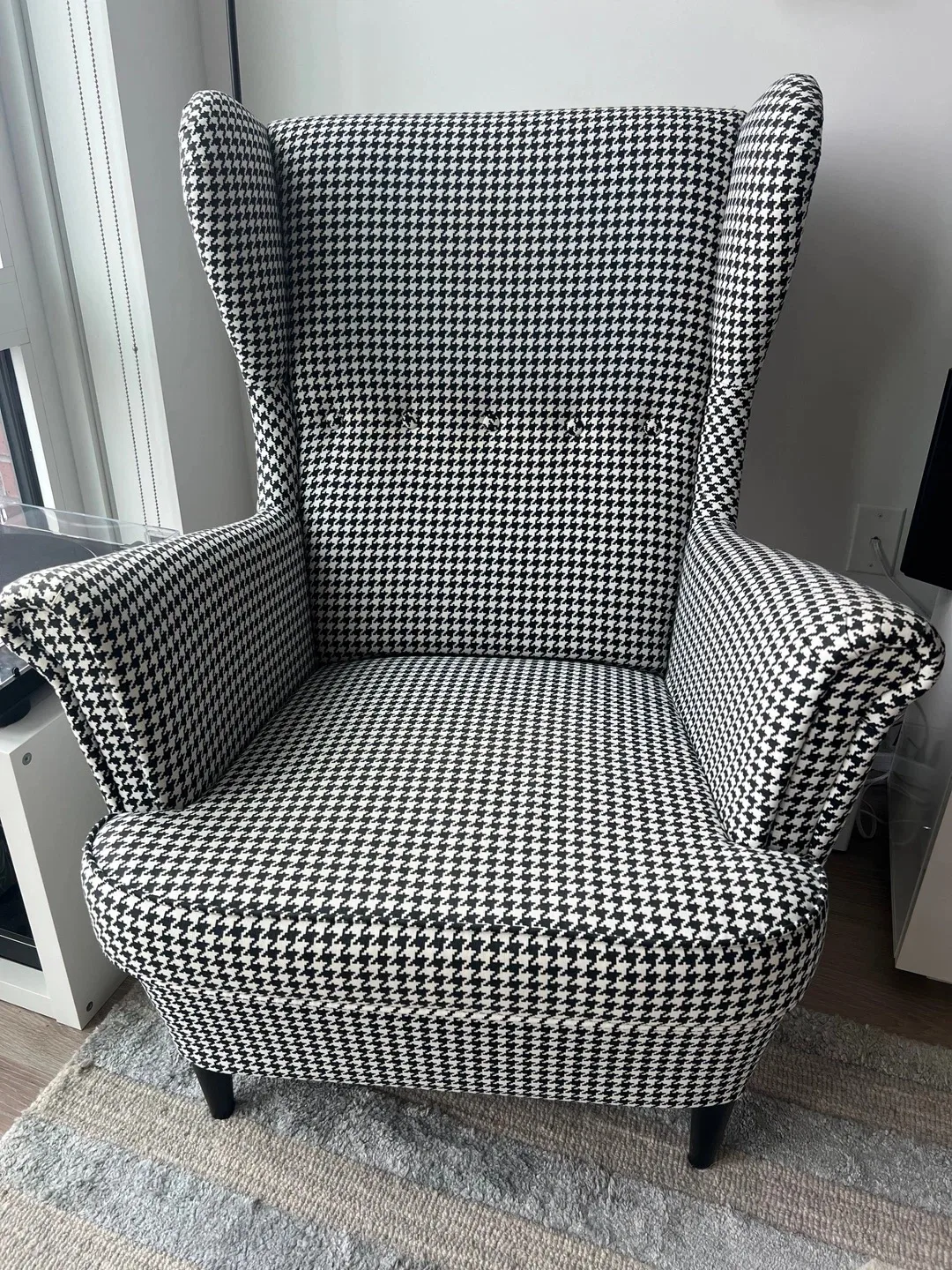 Ilea Strandmon Wing Chair - Houndstooth image indicator(3)