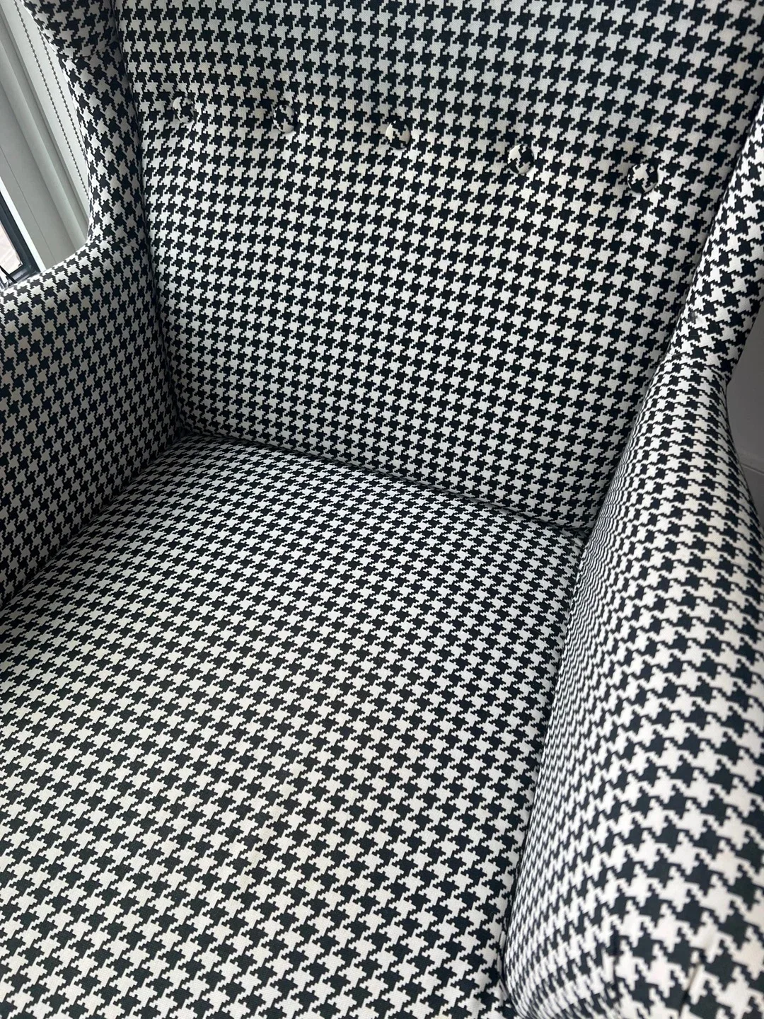 Ilea Strandmon Wing Chair - Houndstooth image indicator(4)