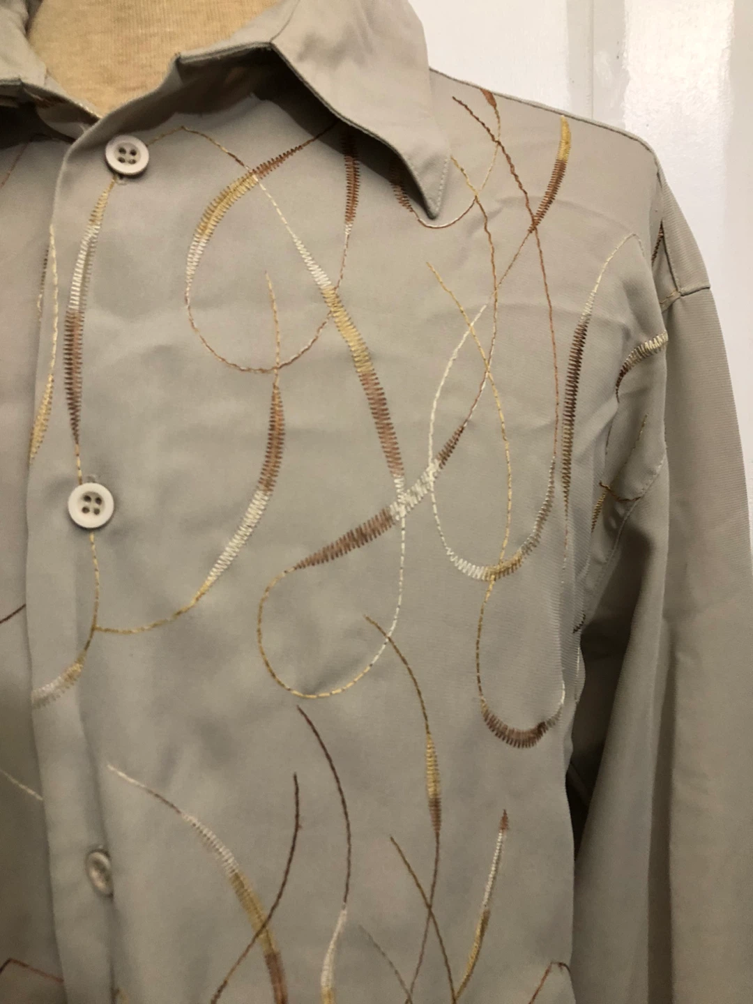 Men’s Tan Dress Shirt with Design. Large. - photo 2