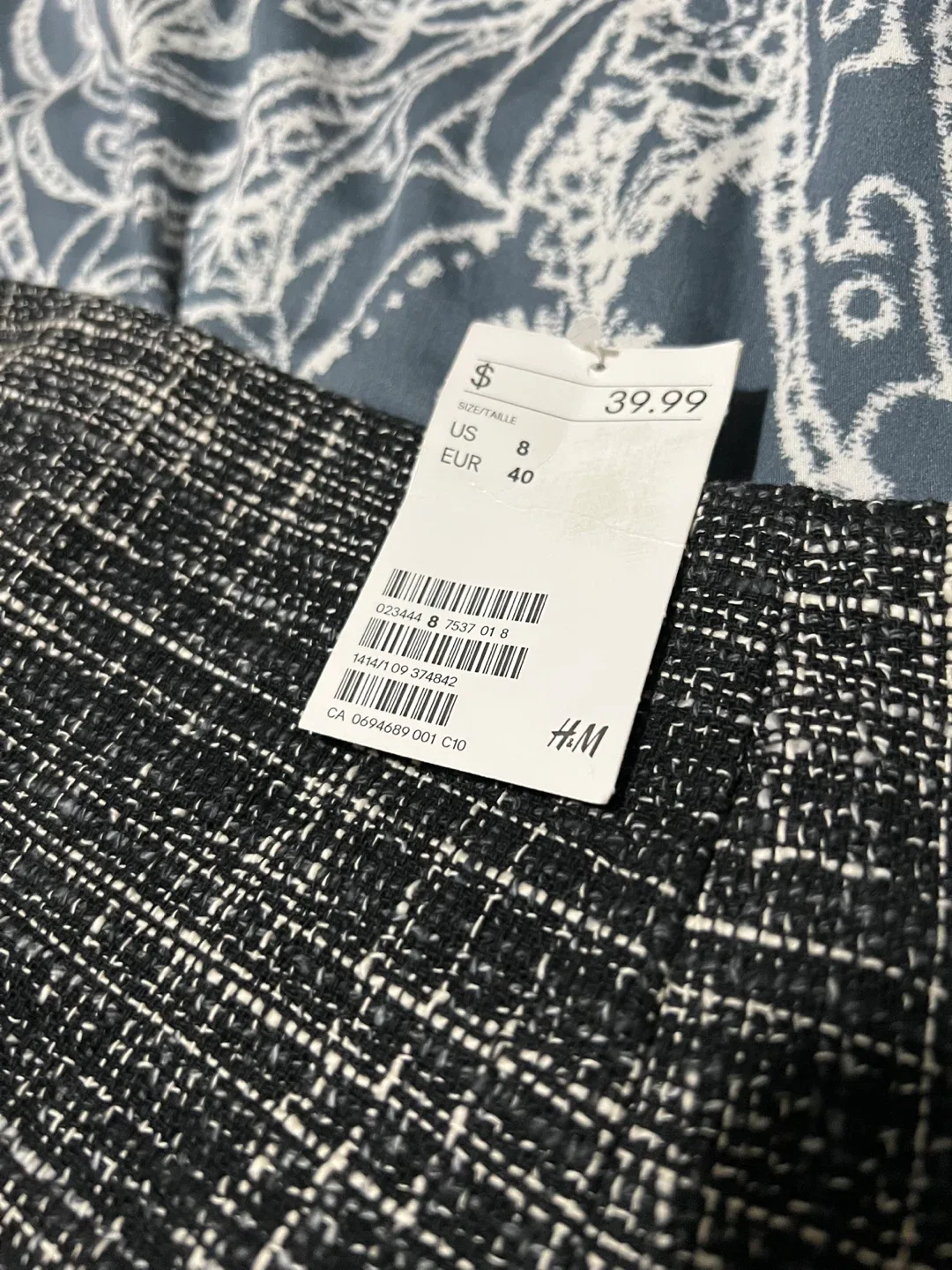 H&M Black & White Tweed Skirt - Size 8 image indicator(3)