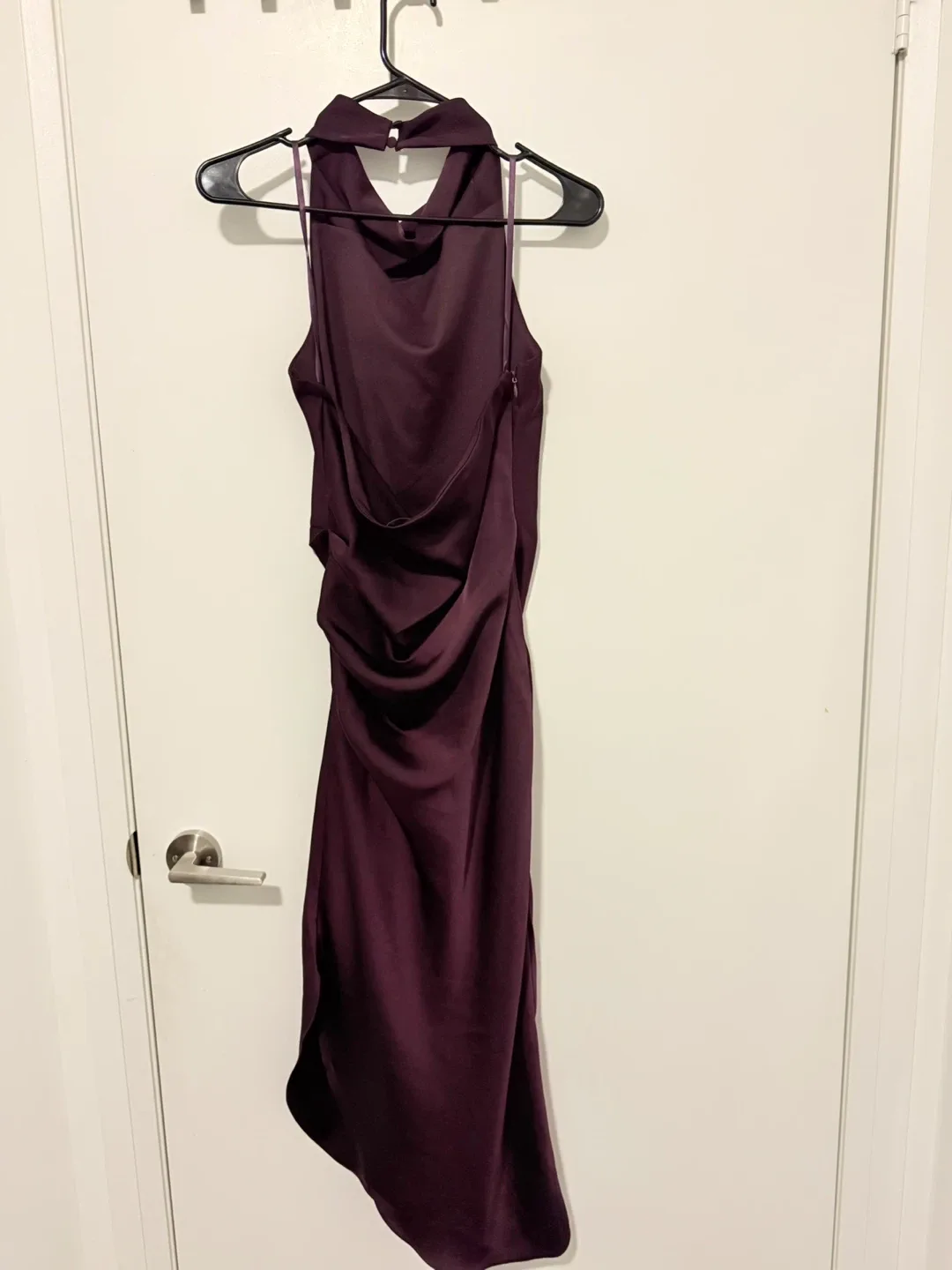 Le Chateau Halter Neck Satin Dress image indicator(2)