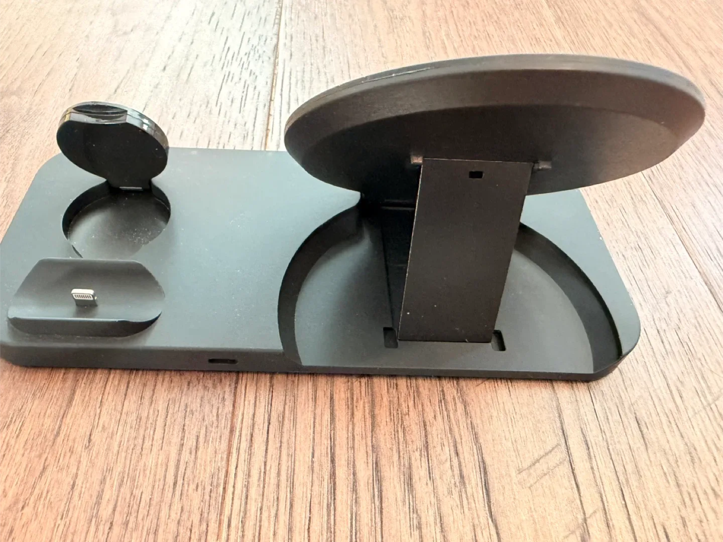 3 in 1 Apple Wireless Charging Station - Black image indicator(2)