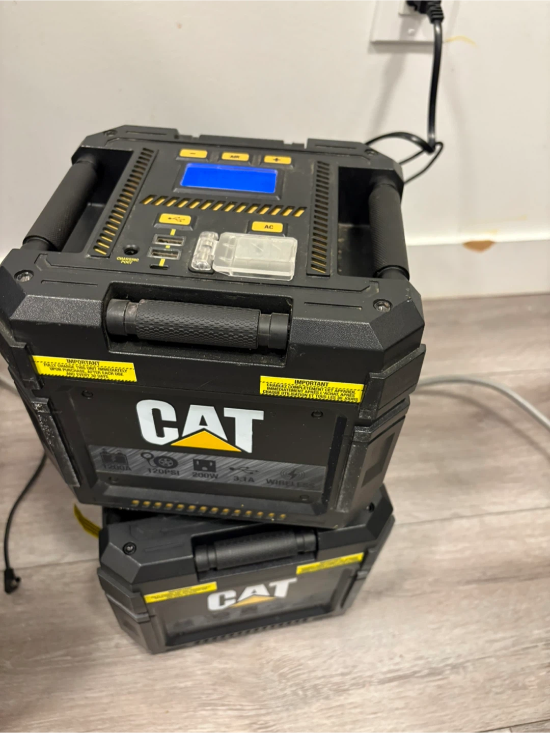 Jump Starter/ tire inflator - photo 3