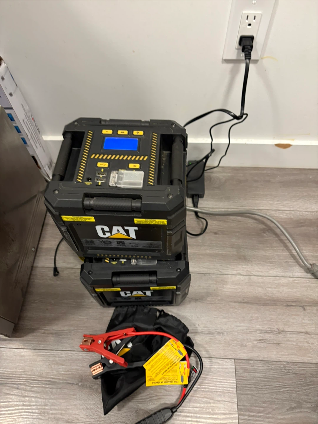 Jump Starter/ tire inflator - photo 2