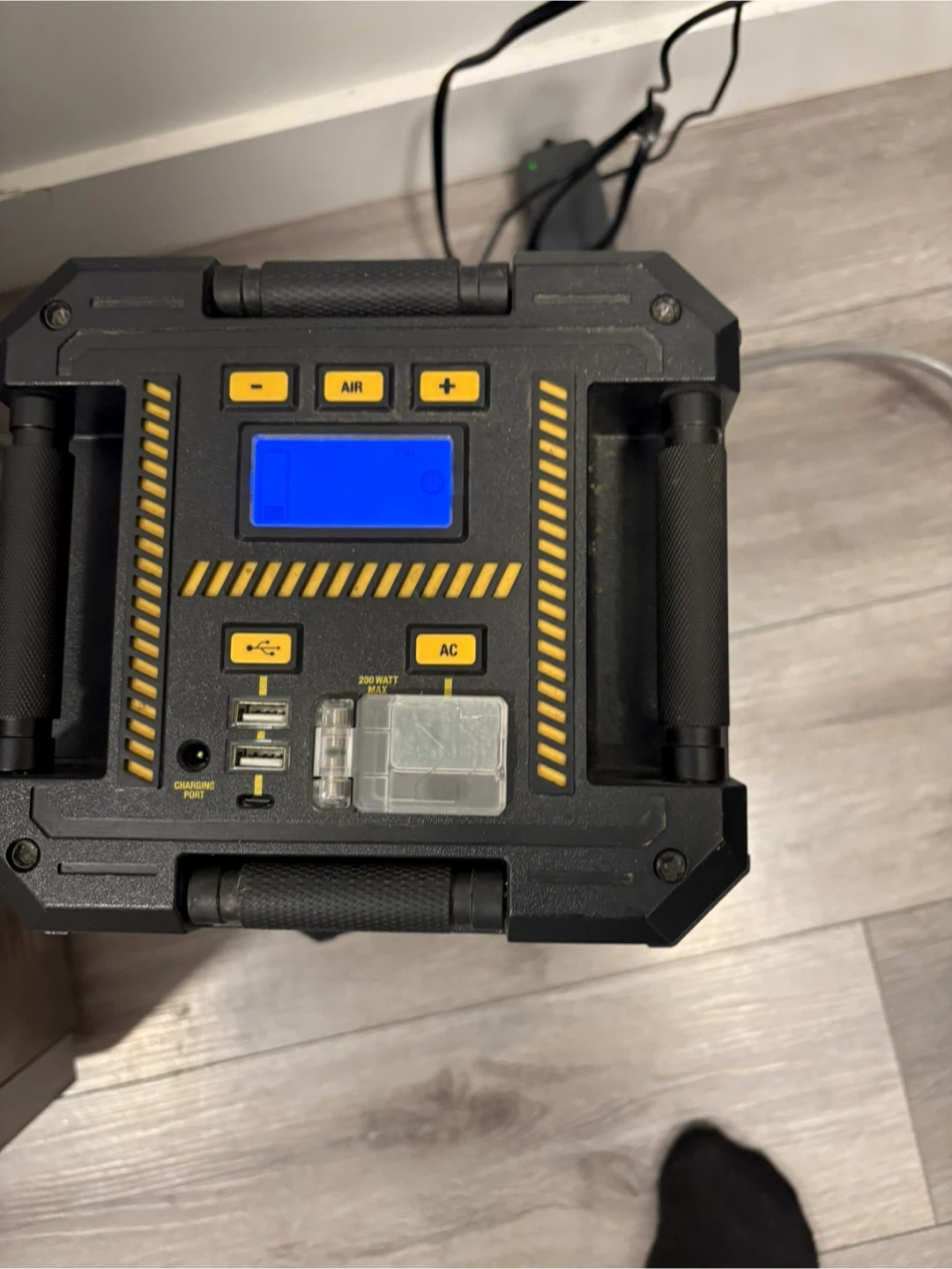 Jump Starter/ tire inflator - photo 4
