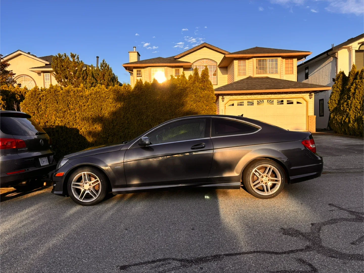 Mercedes-Benz C-Class Coupe image indicator(5)