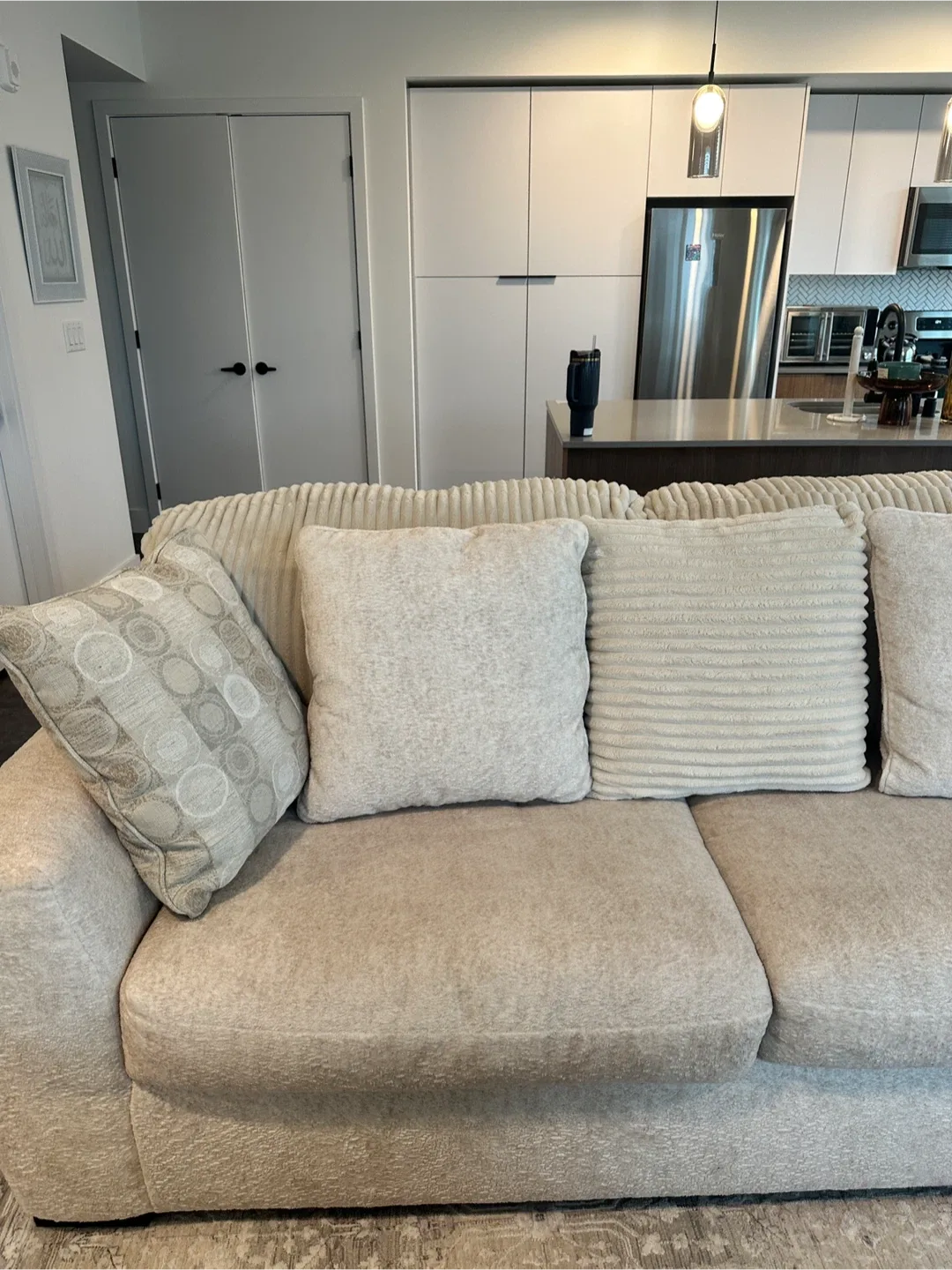 Beige Sectional Sofa w/ 6 Pillows image indicator(5)