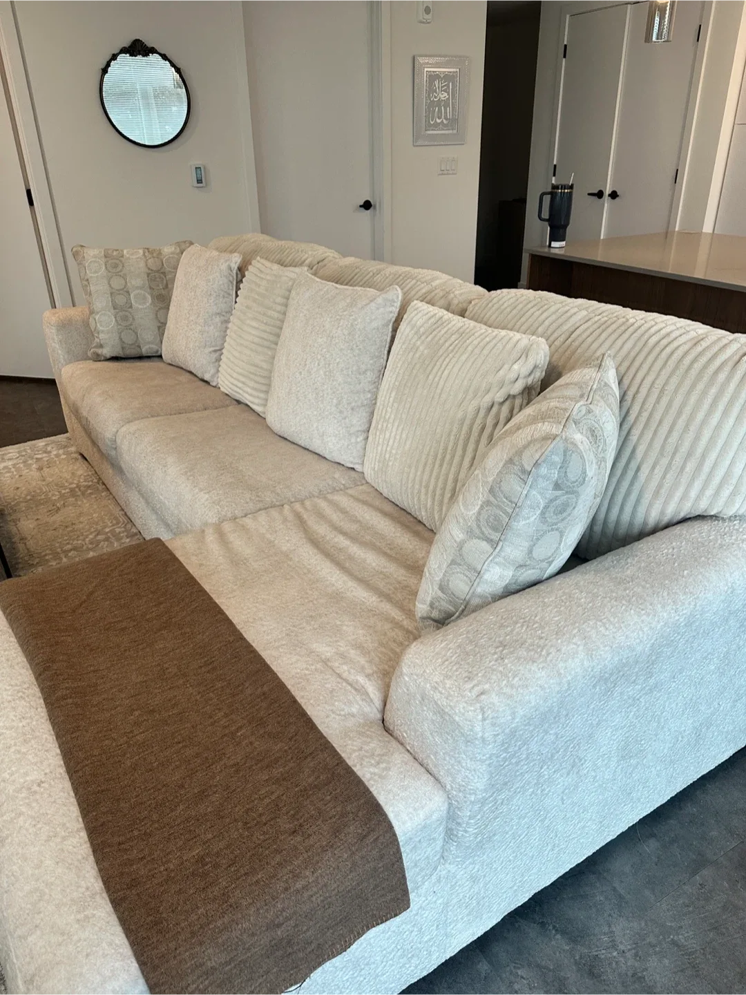 Beige Sectional Sofa w/ 6 Pillows image indicator(4)