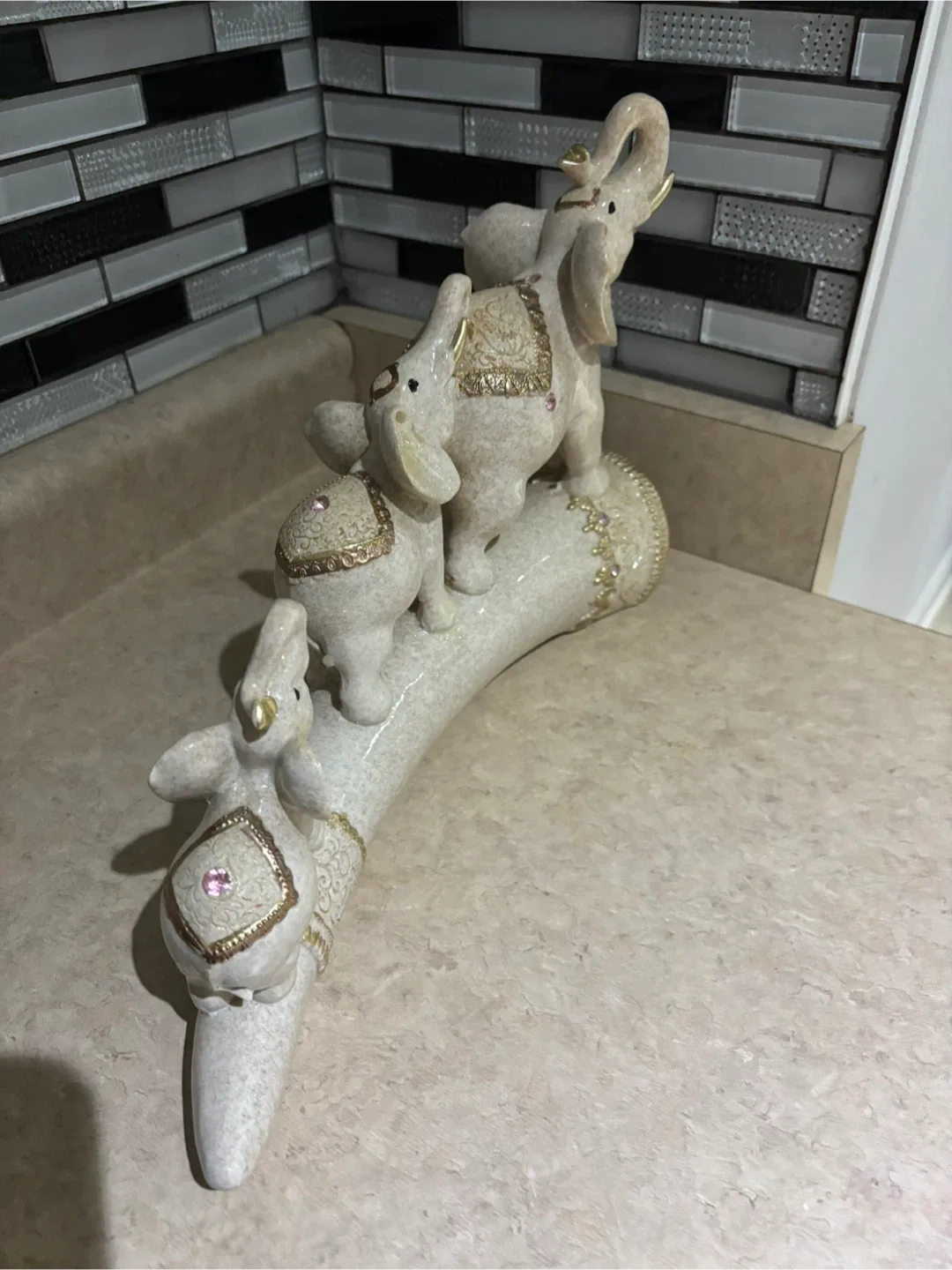 Elephant Figurine image indicator(2)