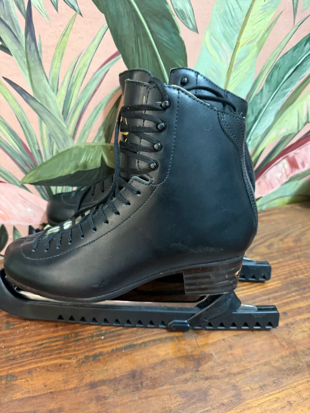 Jackson Freestyle Black Ice Skates image indicator(2)